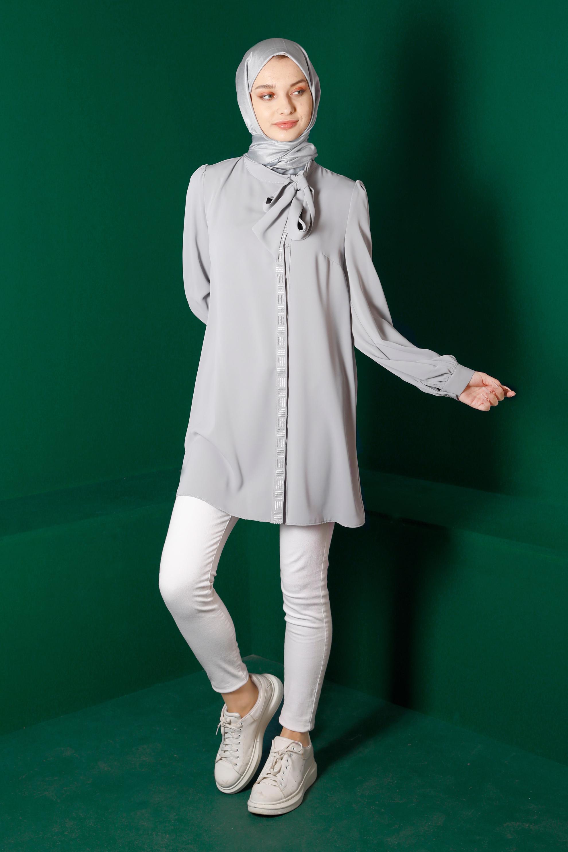 Tesettür giyim GRİ BAĞLAMA DETAYLI NAKIŞLI TUNİK 42691