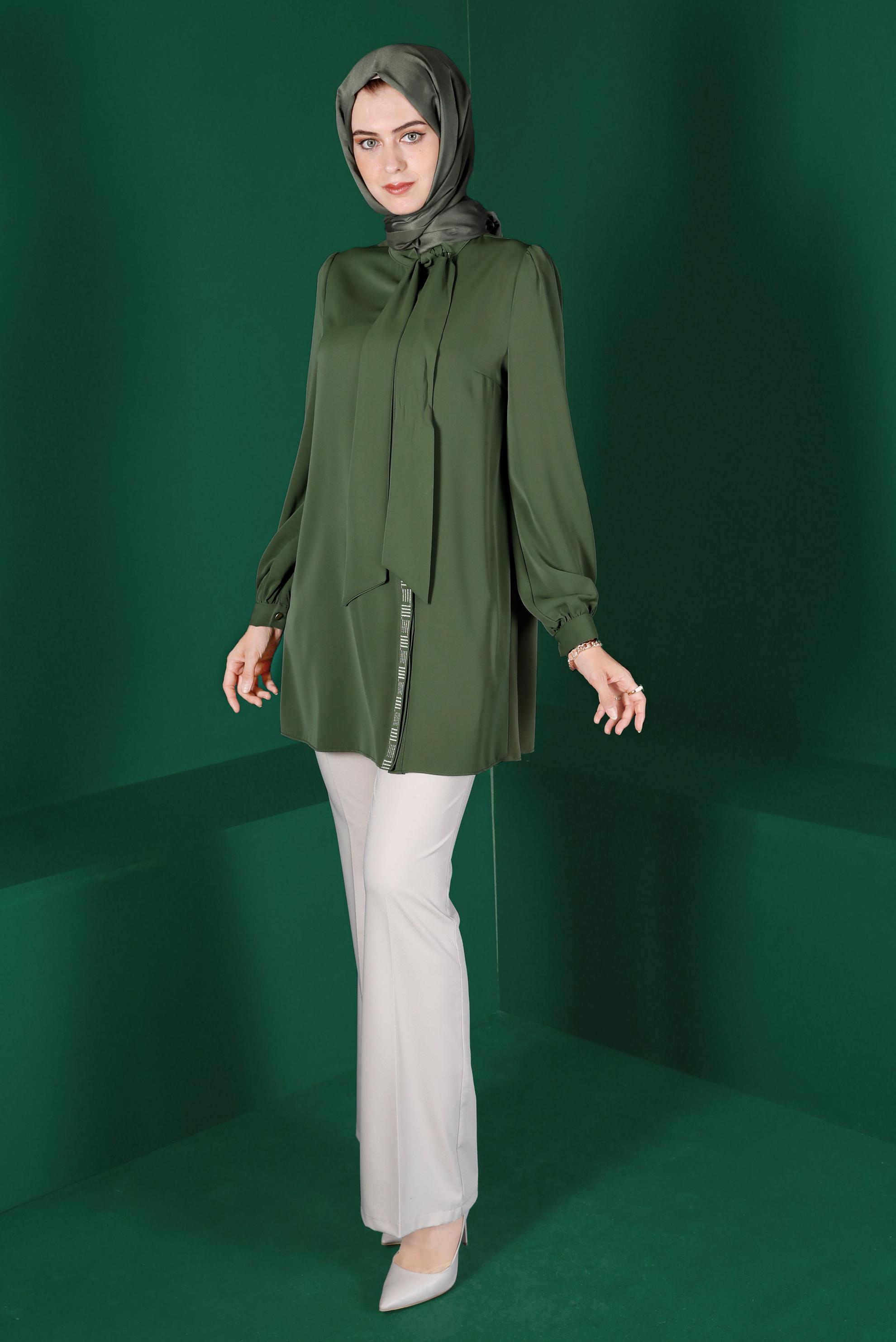 Tesettür giyim HAKİ BAĞLAMA DETAYLI NAKIŞLI TUNİK 42691