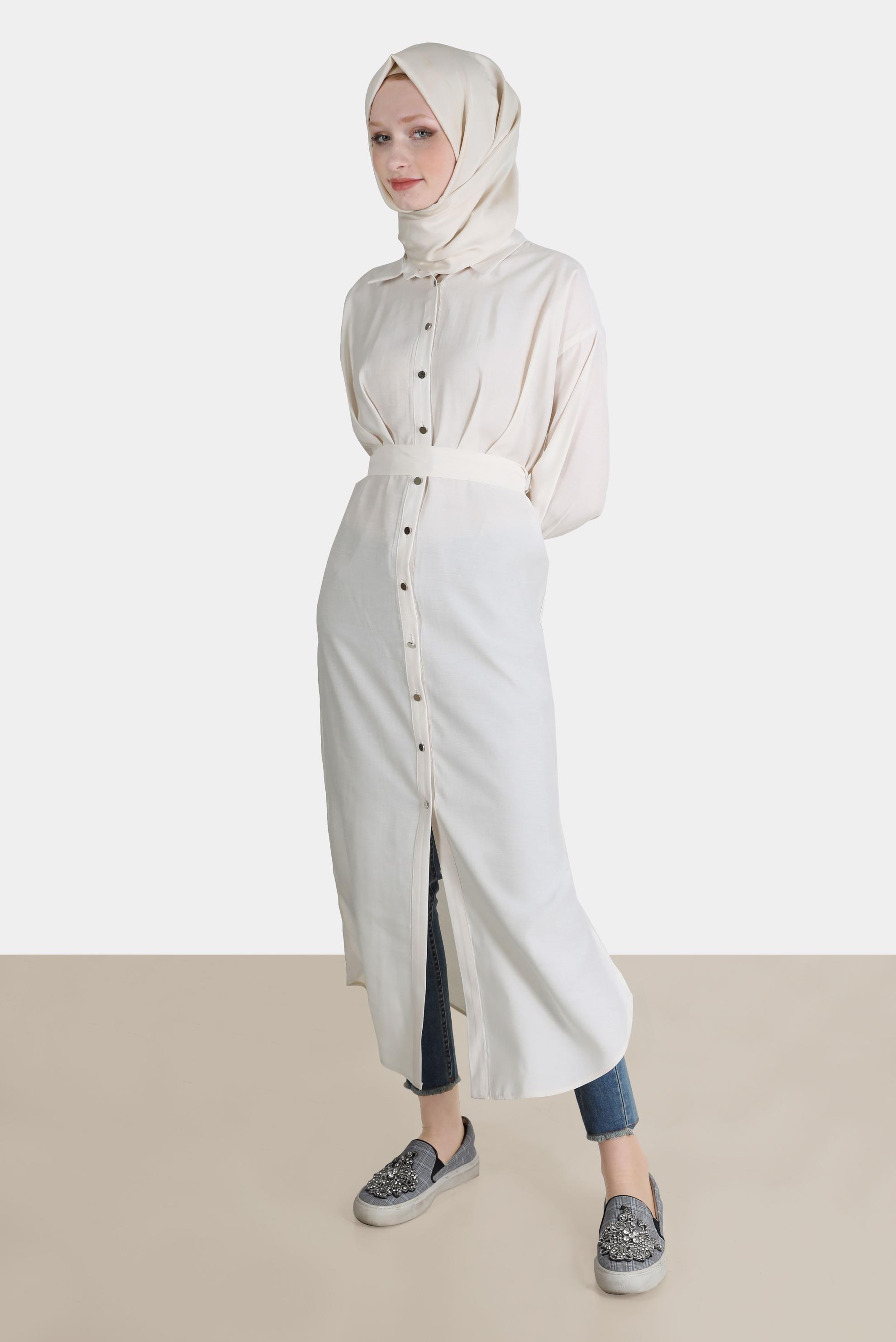 Tesettür giyim EKRU PİLE DETAYLI KUŞAKLI TUNİK 42702 