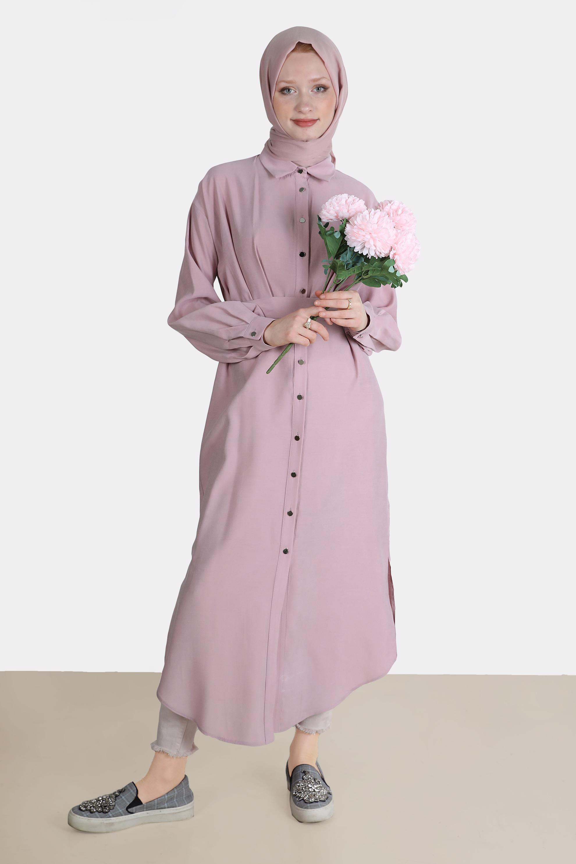 Tesettür giyim PUDRA PİLE DETAYLI KUŞAKLI TUNİK 42702 