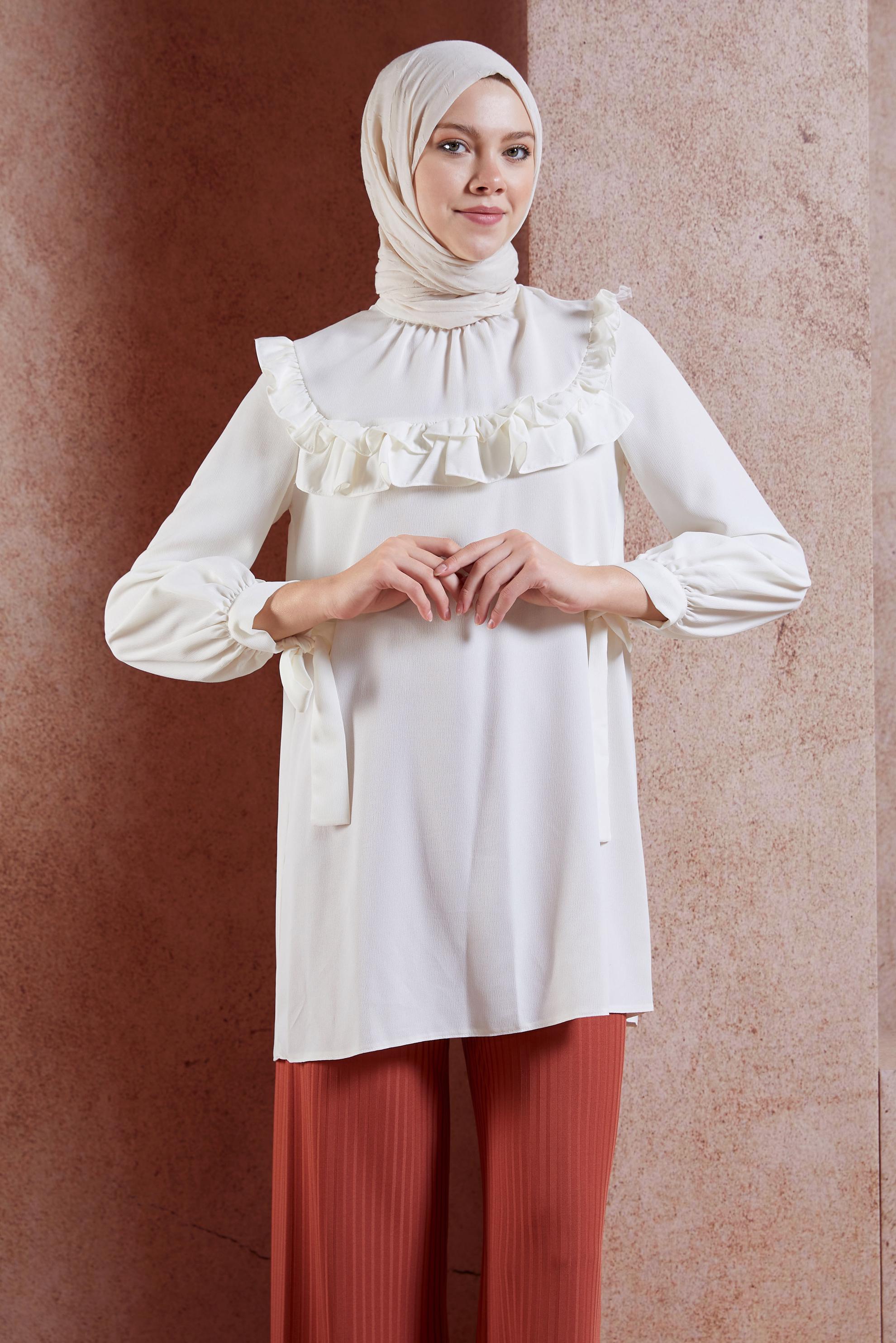 Tesettür giyim BEYAZ MANŞETLERİ BAĞLAMALI FIRFIRLI TUNİK 42718 