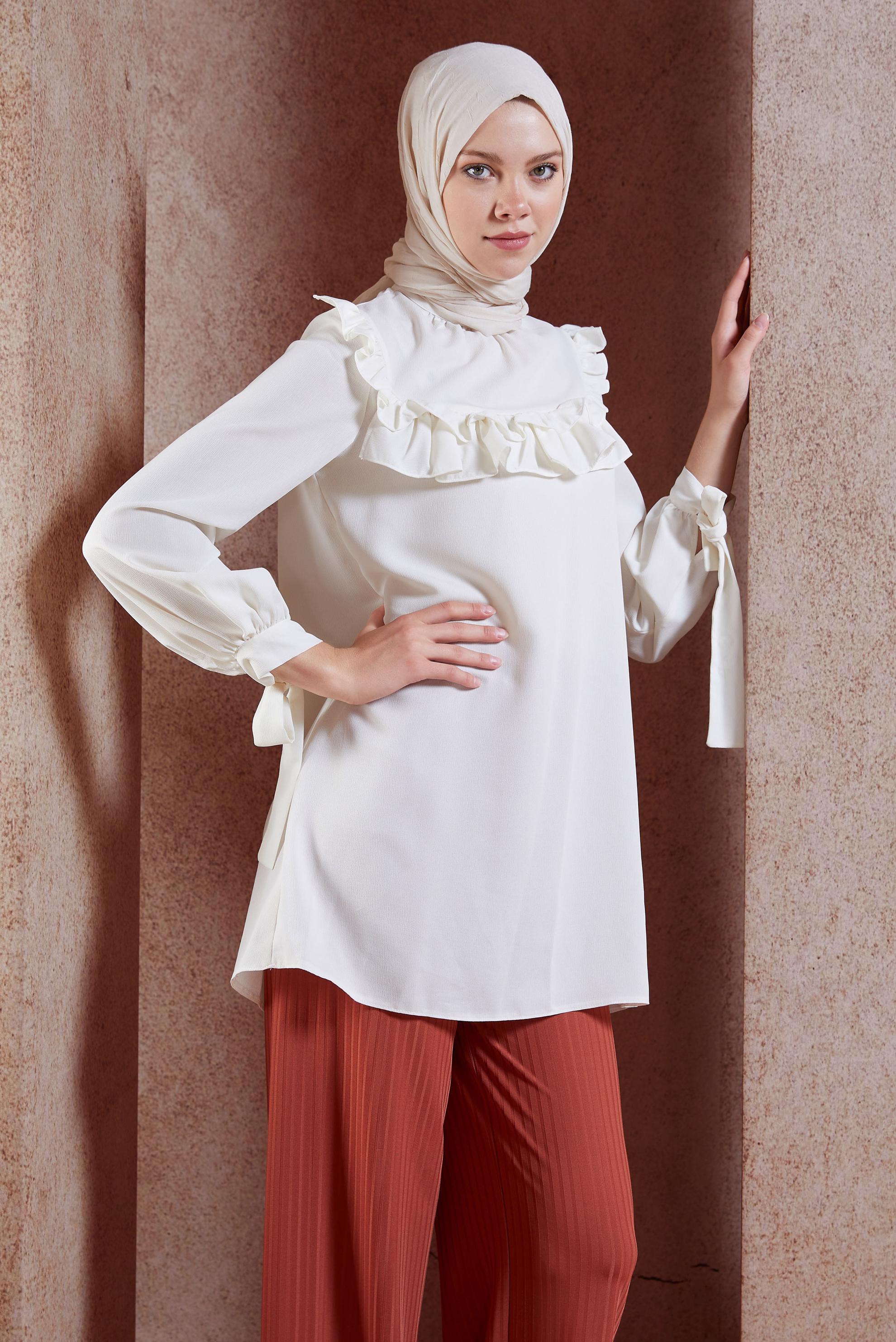 Tesettür giyim BEYAZ MANŞETLERİ BAĞLAMALI FIRFIRLI TUNİK 42718 