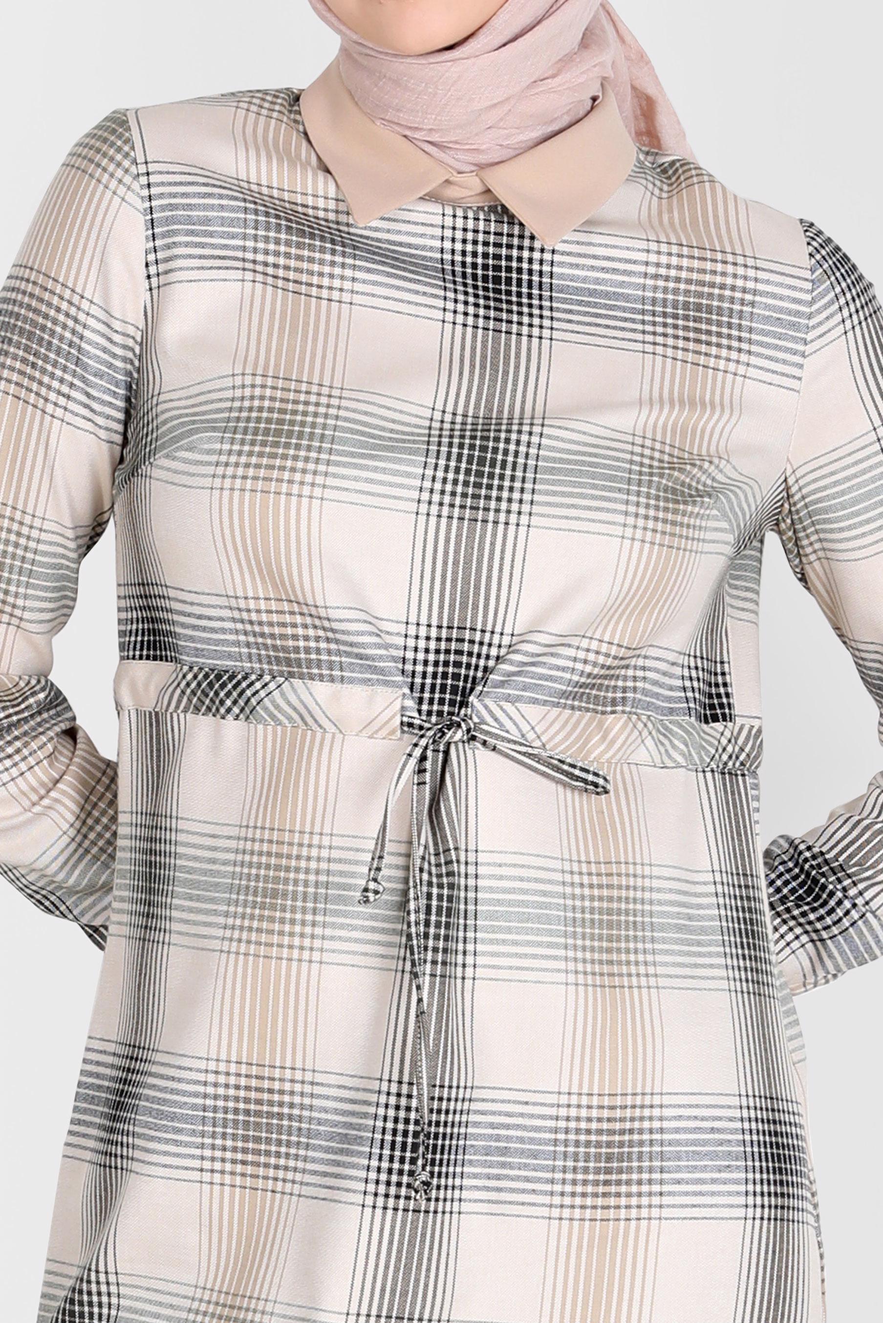 Tesettür giyim EKRU BELİ BÜZGÜLÜ EKOSE DESEN TUNİK 42738