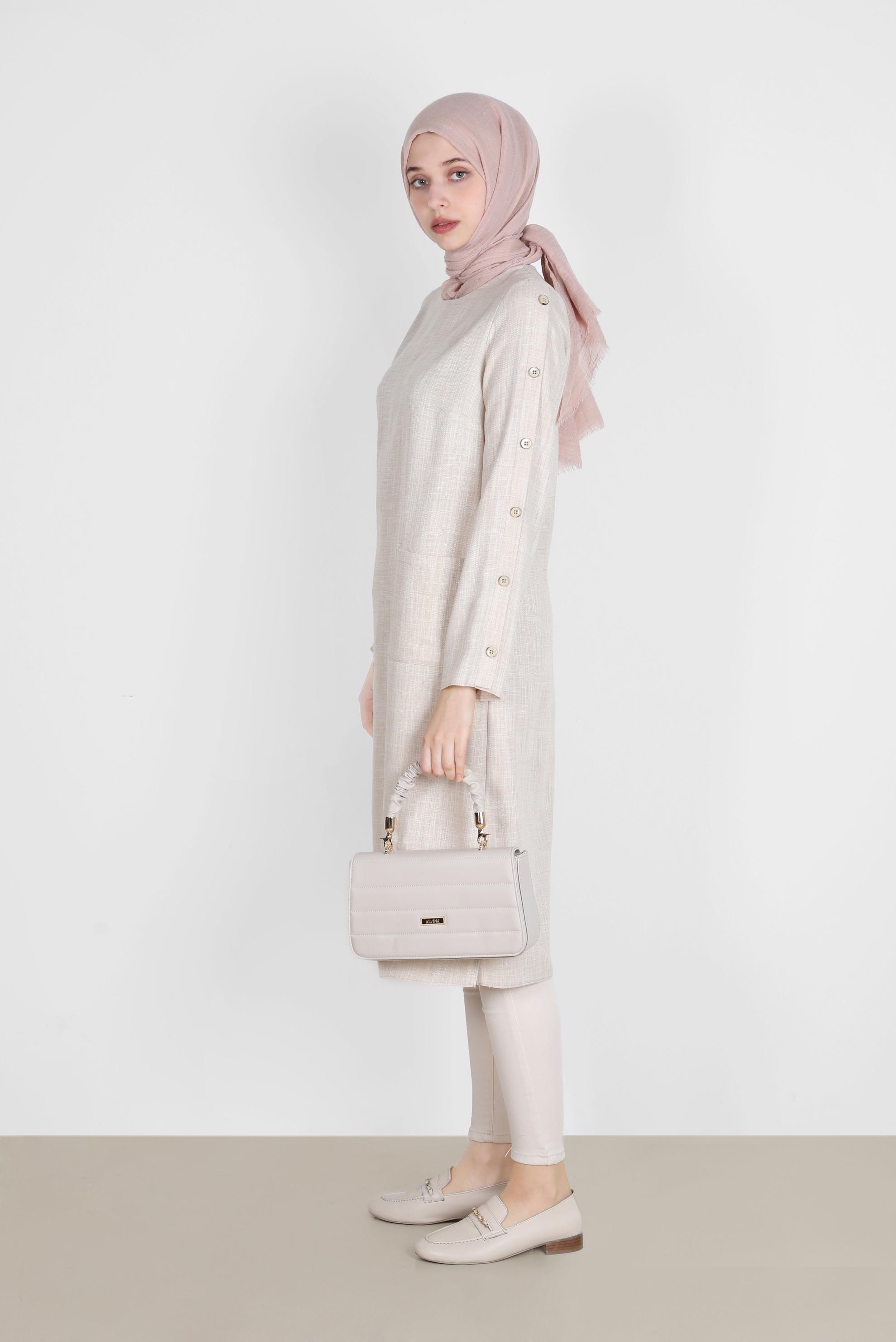 Tesettür giyim BEJ KOLLARI DÜĞME DETAYLI TUNİK 42745 