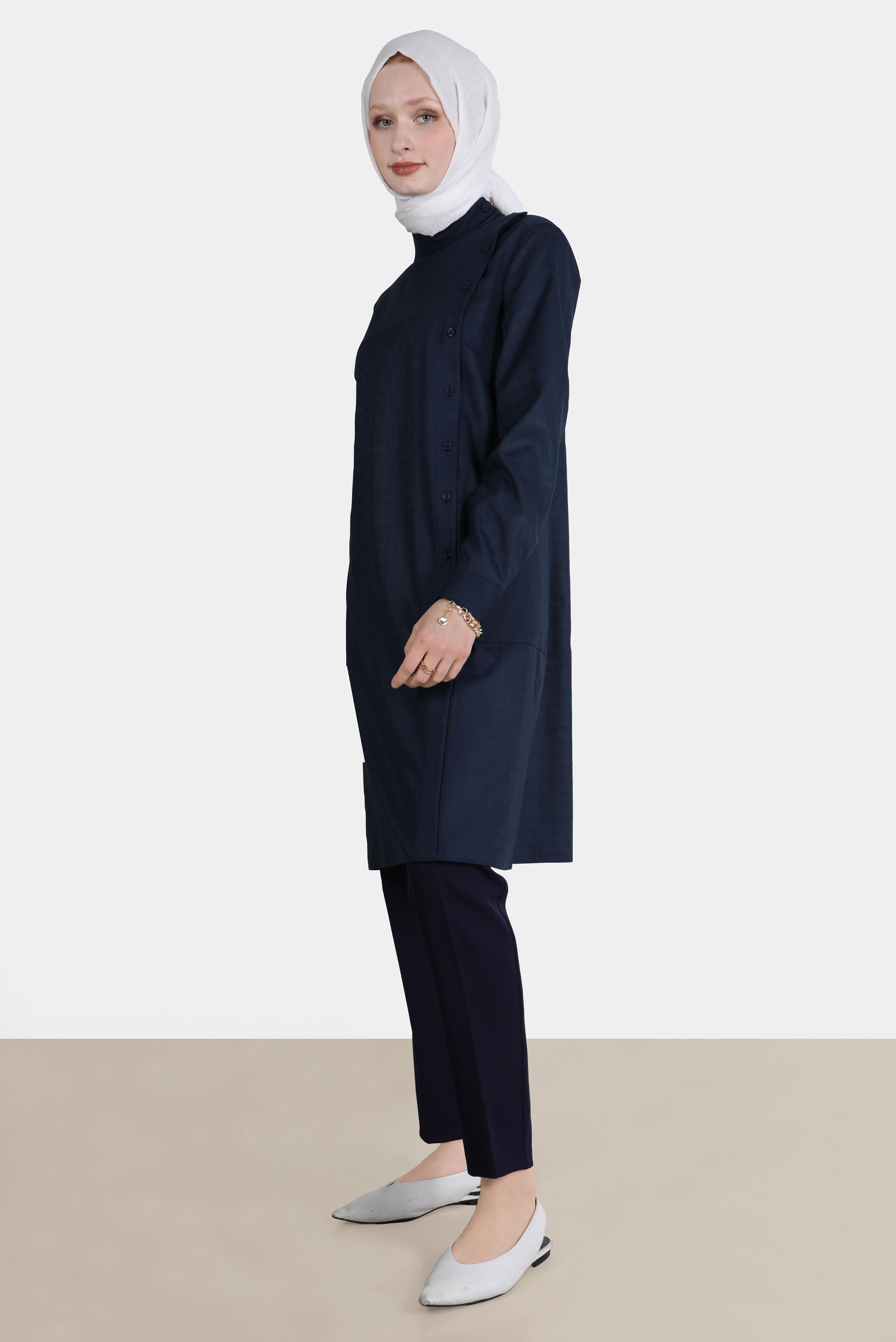 Tesettür giyim LACİVERT KAZAYAĞI DESENLİ DÜĞMELİ TUNİK 42746 