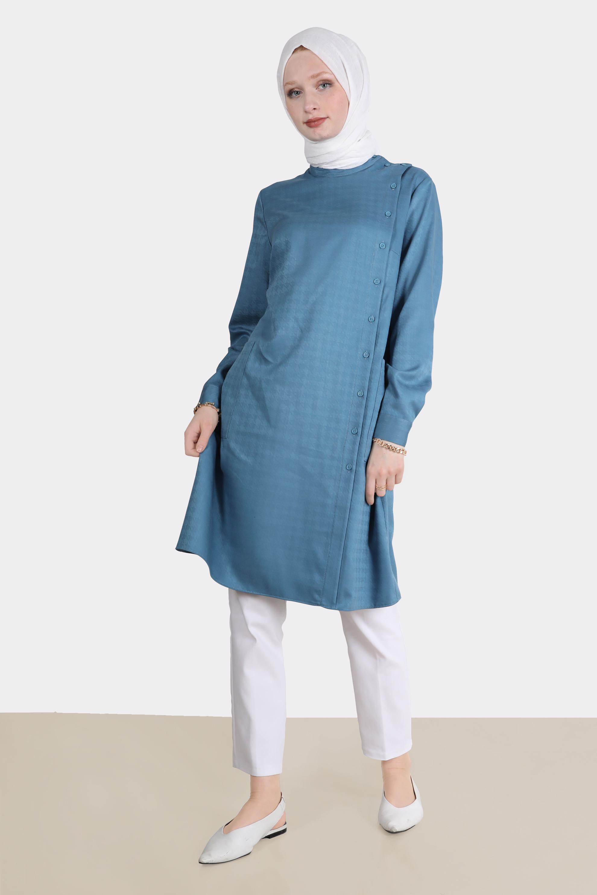 Tesettür giyim MAVİ KAZAYAĞI DESENLİ DÜĞMELİ TUNİK 42746 