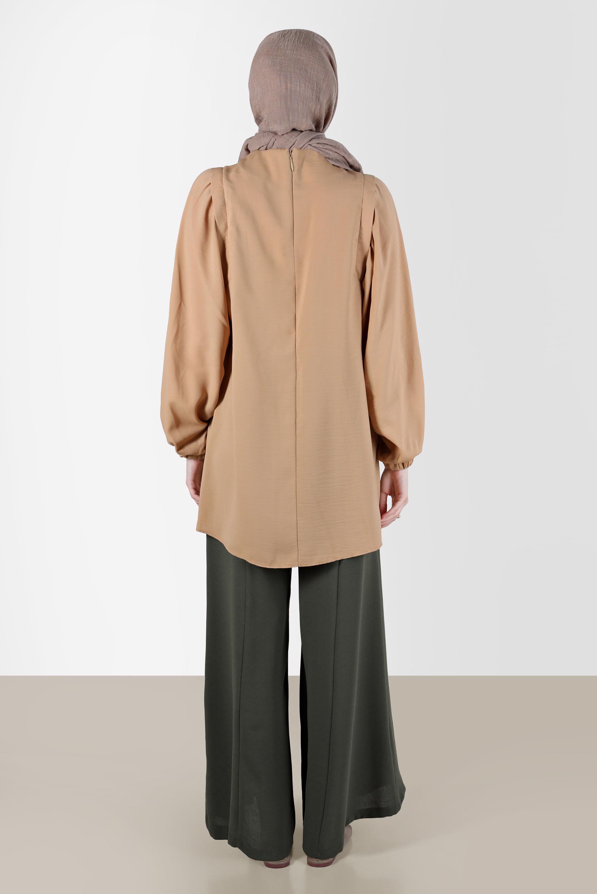 Tesettür giyim BEJ MANŞETLERİ LASTİKLİ BALON KOL TUNİK 42754 