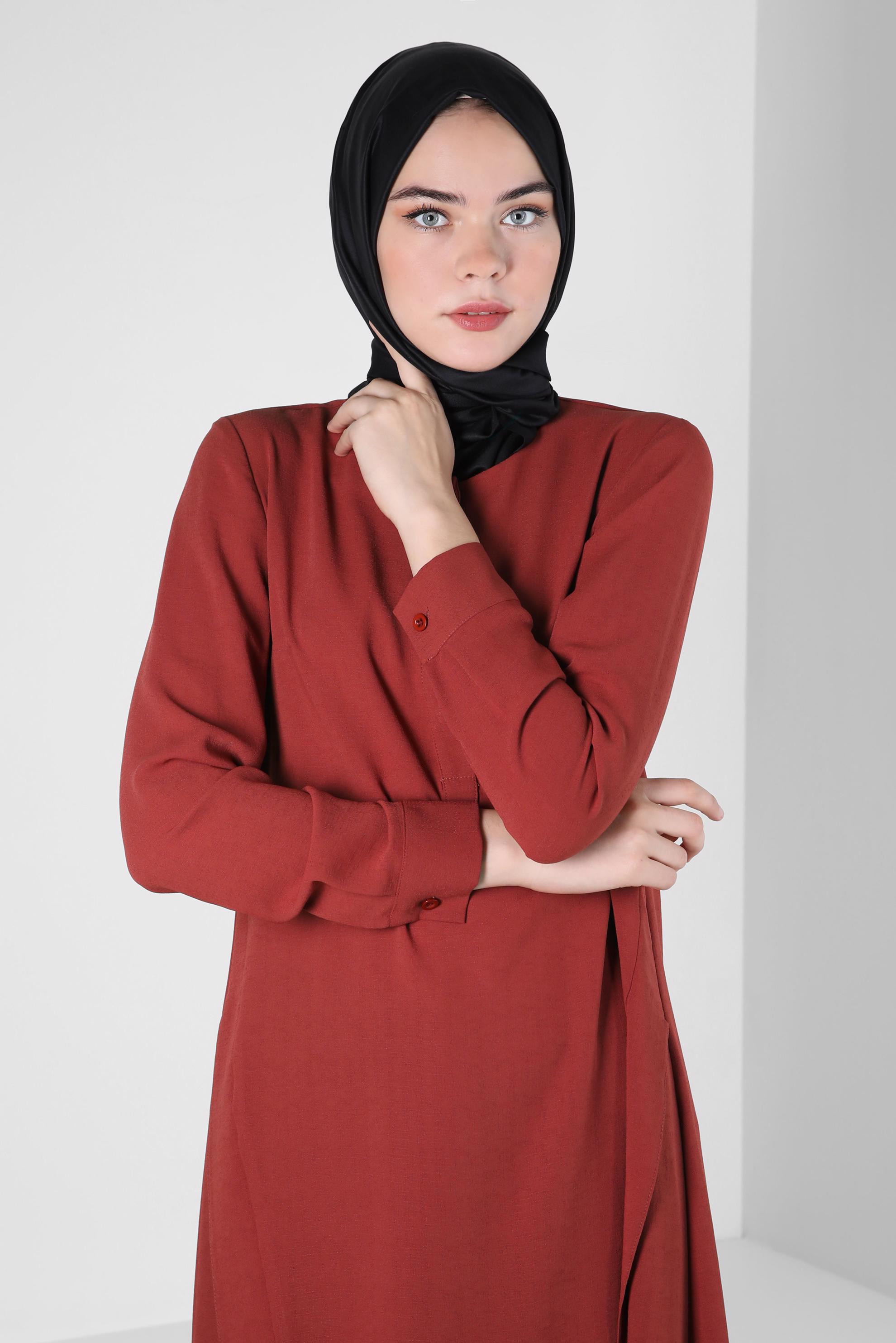 Tesettür giyim BORDO ASİMETRİK KESİM TUNİK 42772