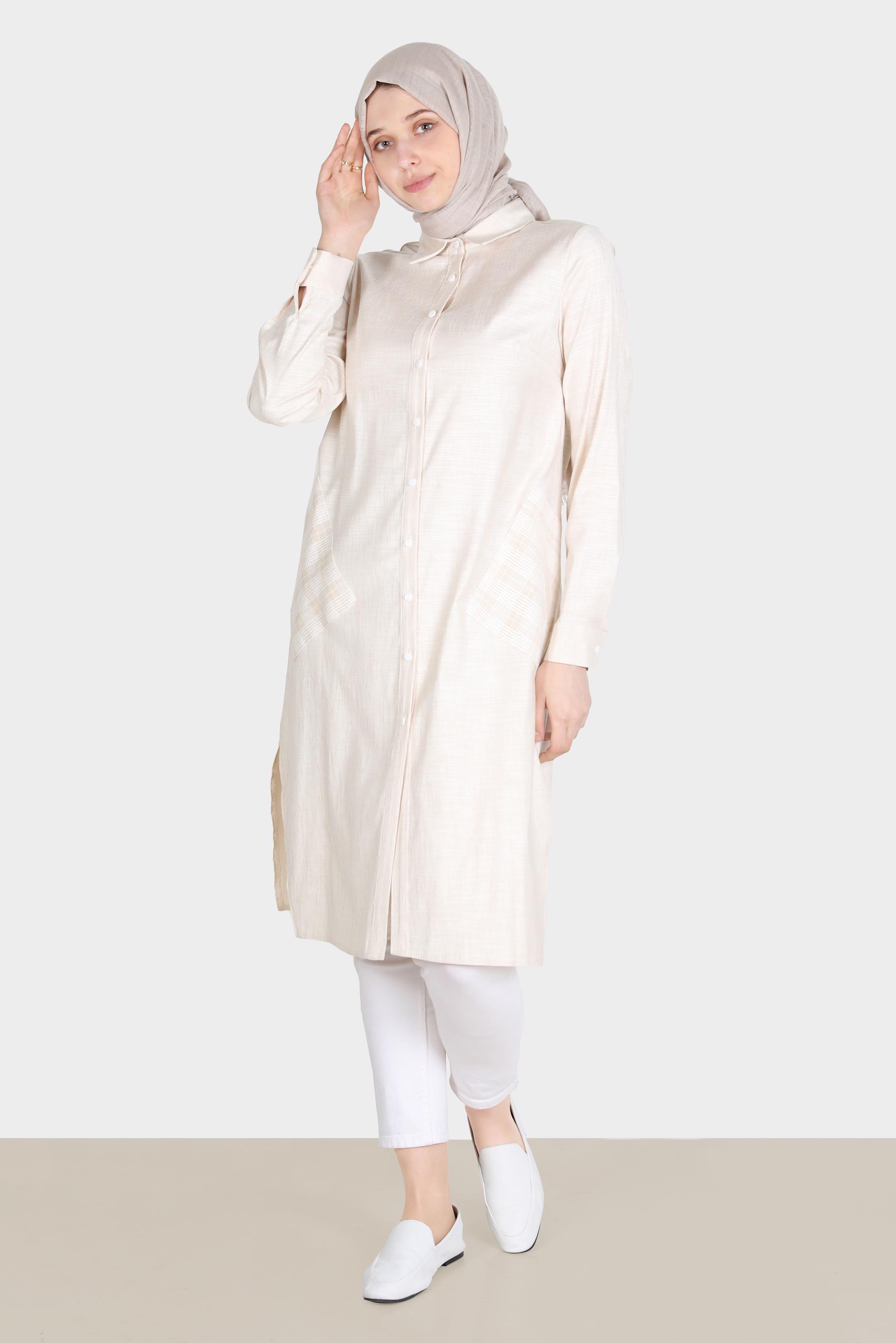 Tesettür giyim BEJ KETEN GÖRÜNÜMLÜ DÜĞMELİ TUNİK 42779