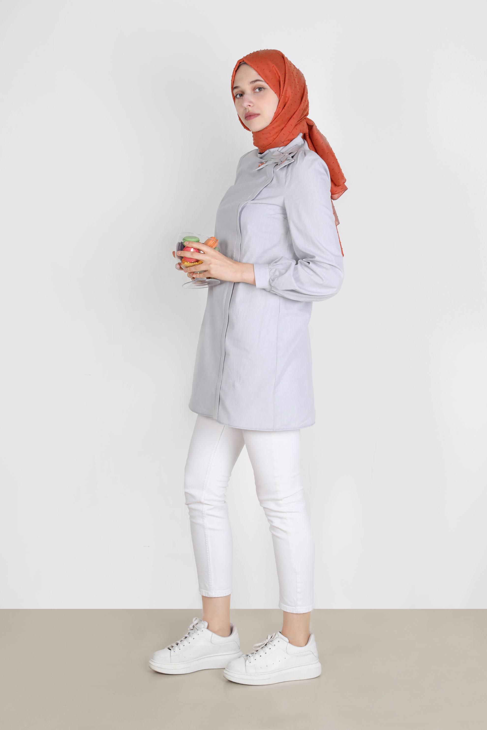 Tesettür giyim GRİ NAKIŞLI FİYONK DETAYLI TUNİK 42780 