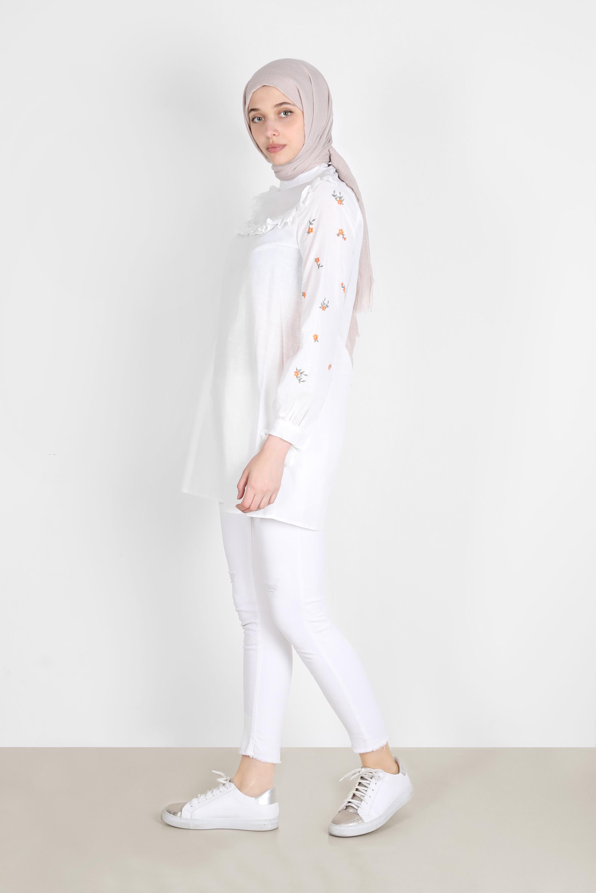 Tesettür giyim BEYAZ KOLLARI ÇİÇEKLİ FIRFIRLI TUNİK 42788 