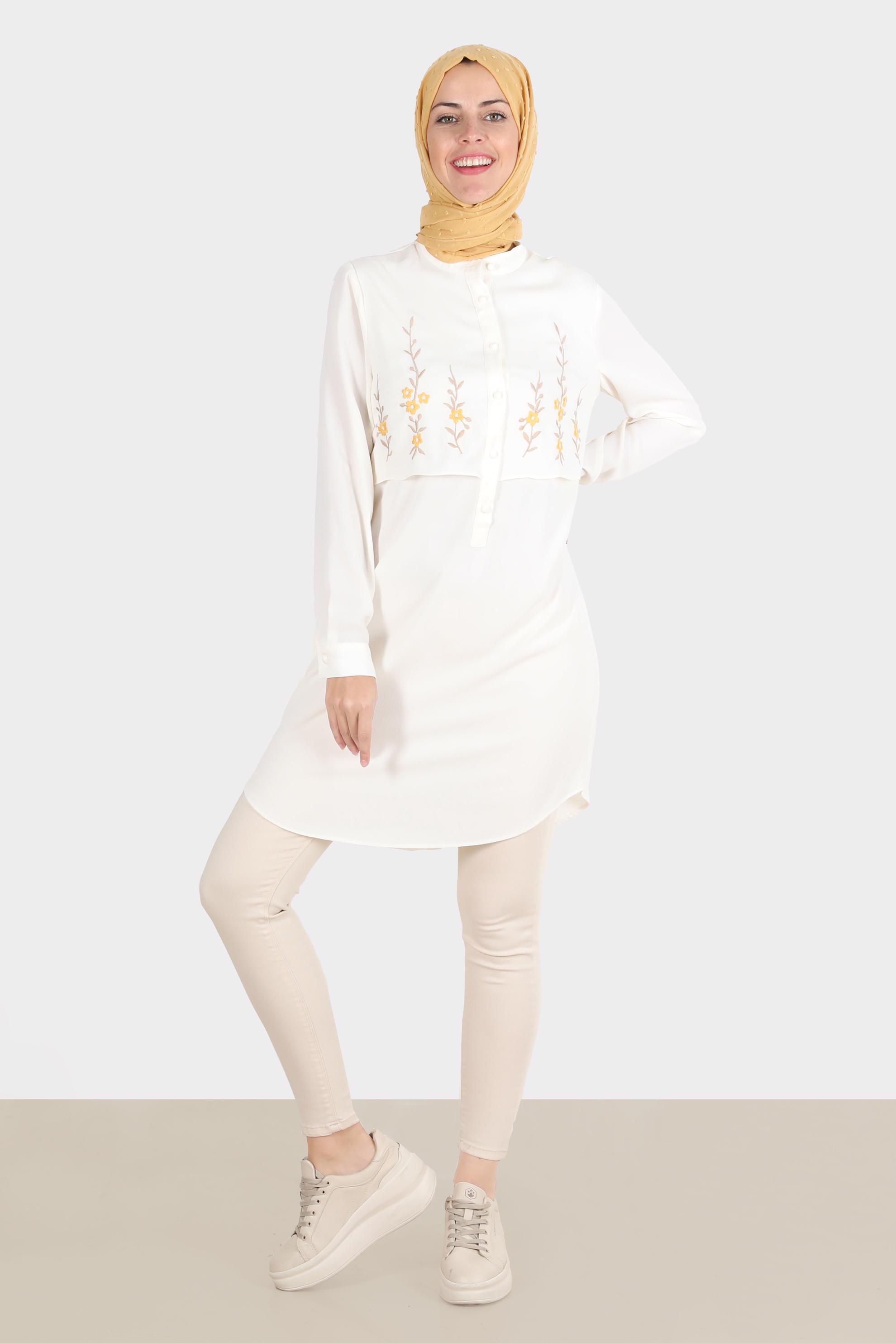 Tesettür giyim BEYAZ ÇİÇEK NAKIŞLI DÜĞMELİ AEROBİN TUNİK 42797 