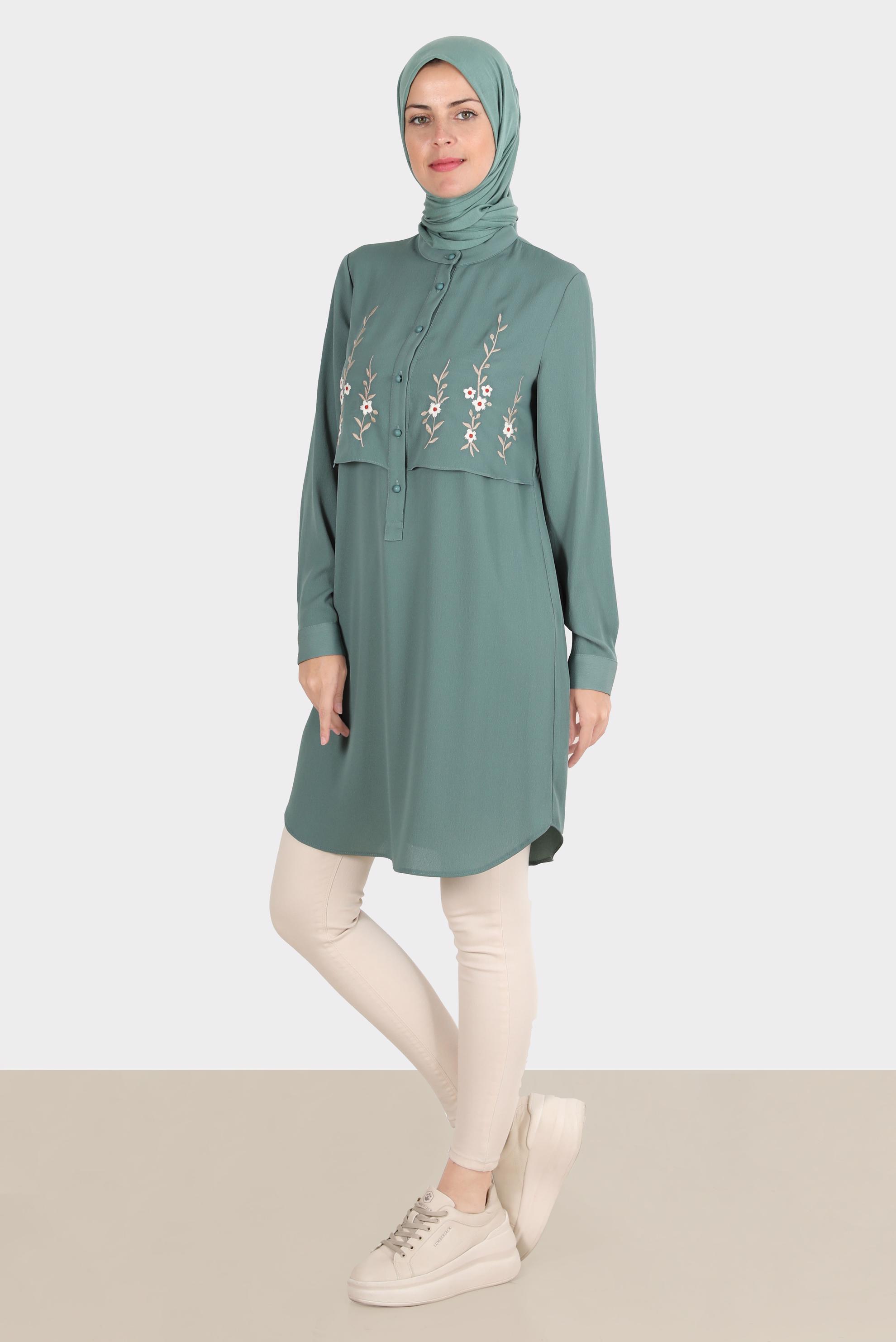 Tesettür giyim YEŞİL ÇİÇEK NAKIŞLI DÜĞMELİ AEROBİN TUNİK 42797 