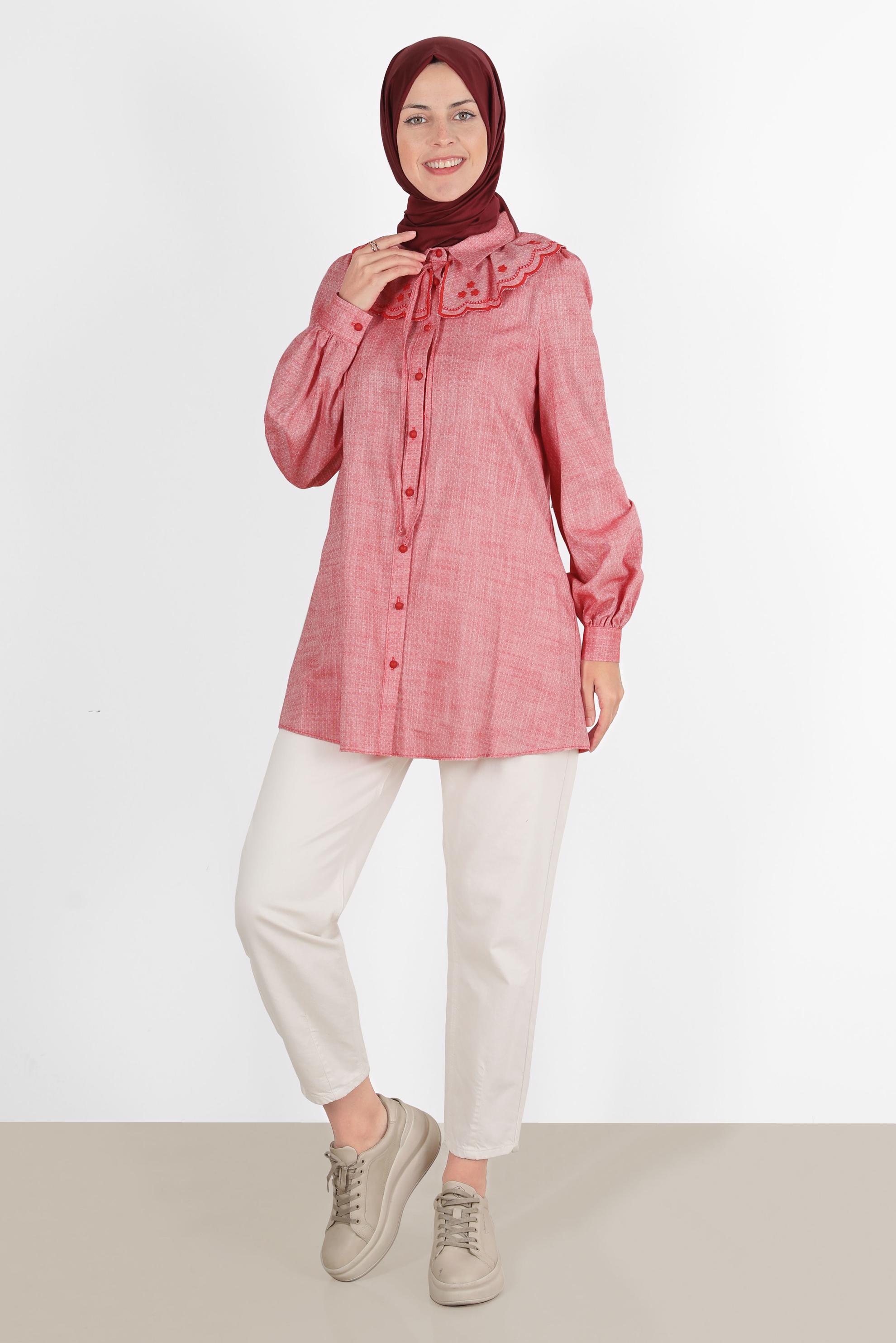 Tesettür giyim KIRMIZI YAKA DETAYLI DÜĞMELİ PAMUKLU TUNİK 42821 