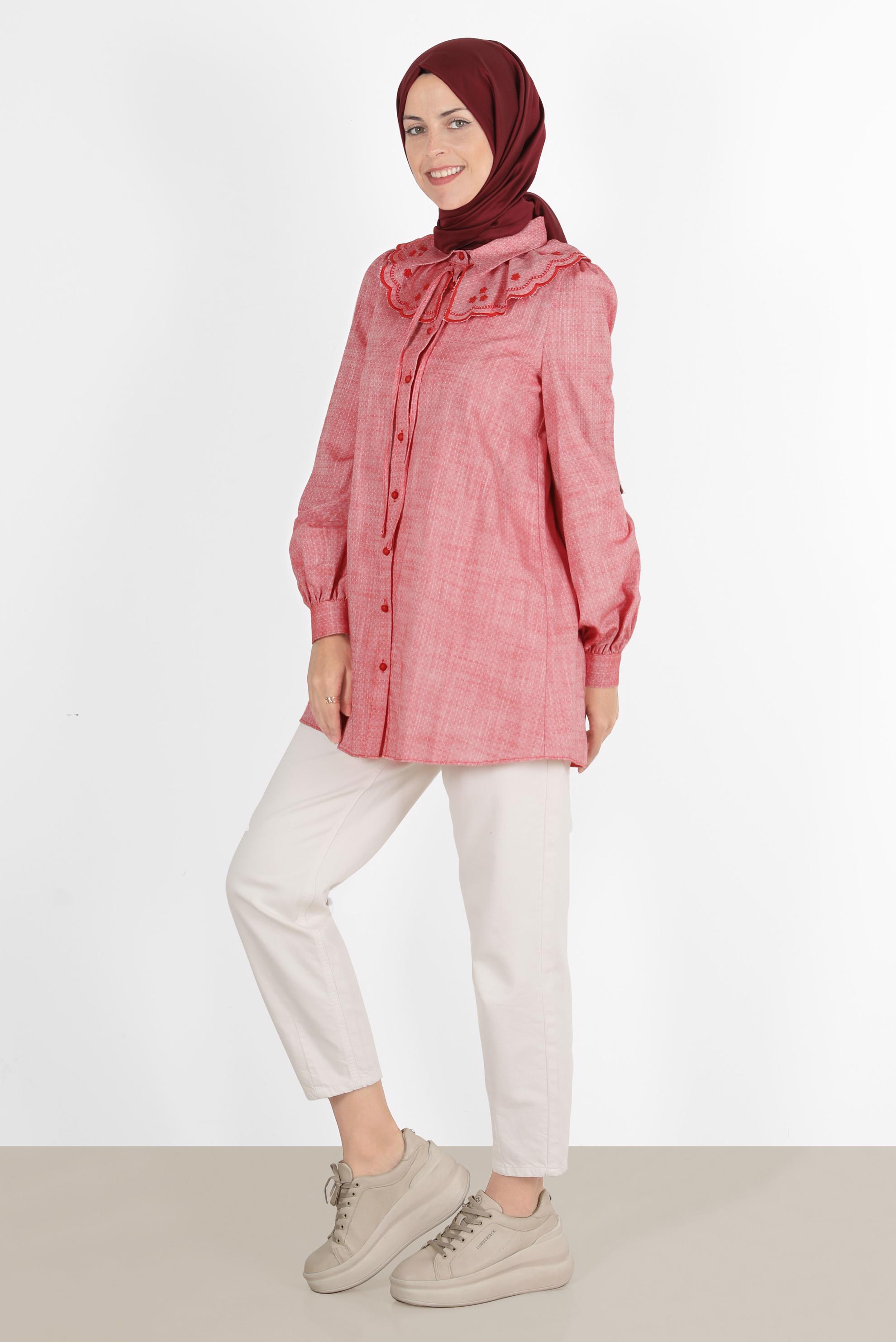 Tesettür giyim KIRMIZI YAKA DETAYLI DÜĞMELİ PAMUKLU TUNİK 42821 