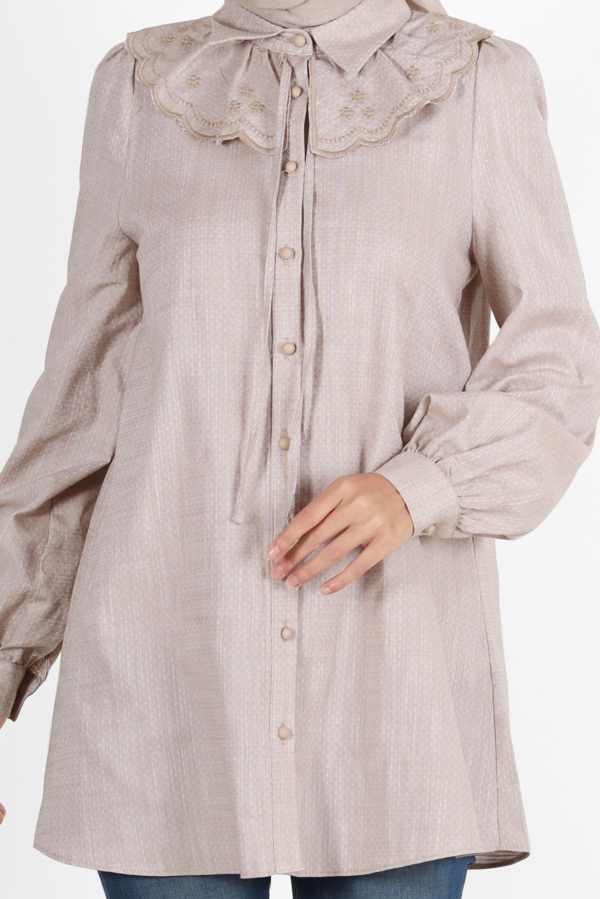 Tesettür giyim KUM YAKA DETAYLI DÜĞMELİ PAMUKLU TUNİK 42821 