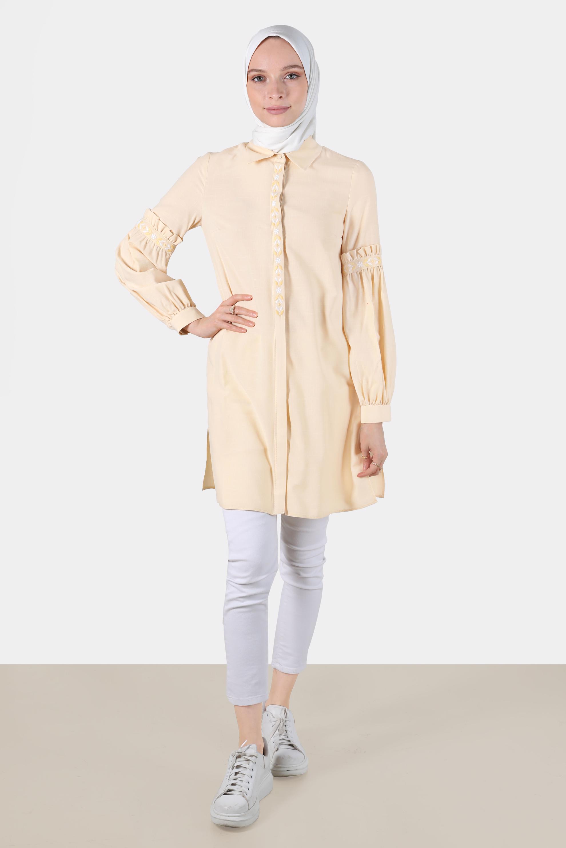 Tesettür giyim BEJ NAKIŞ DETAYLI GİZLİ DÜĞMELİ PAMUKLU TUNİK 42824 
