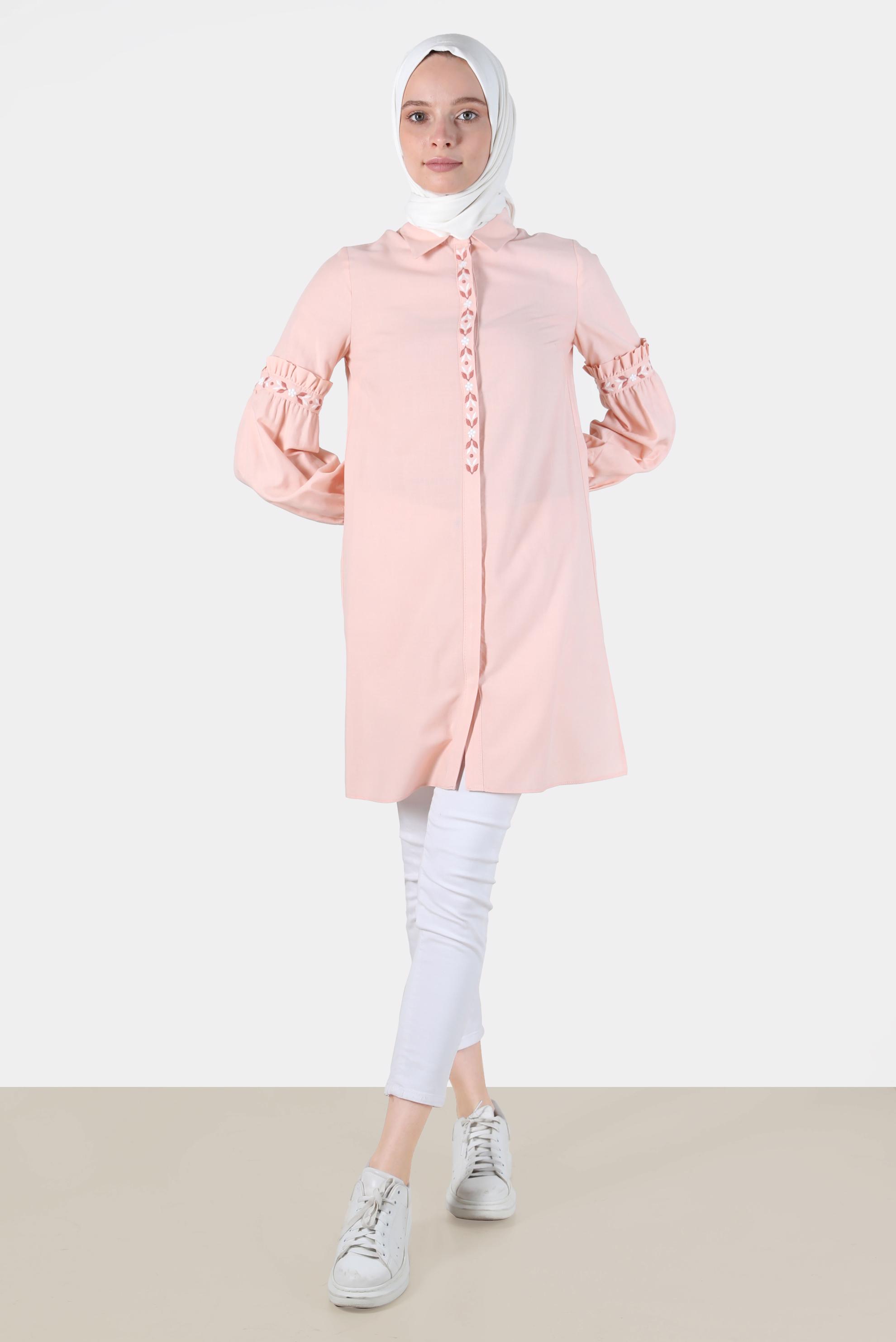 Tesettür giyim PUDRA NAKIŞ DETAYLI GİZLİ DÜĞMELİ PAMUKLU TUNİK 42824 