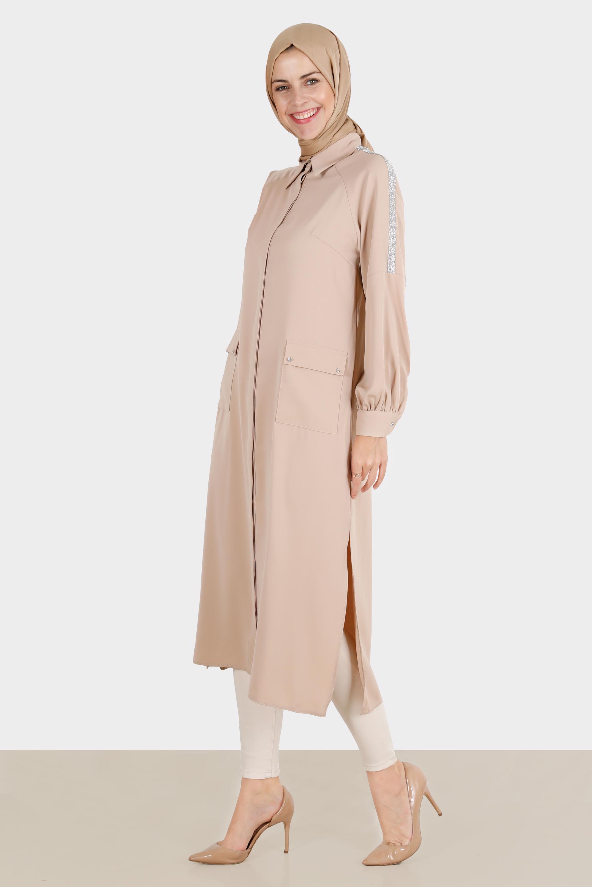 Tesettür giyim BEJ BOYDAN GİZLİ DÜĞMELİ TAŞLI TUNİK 42866 