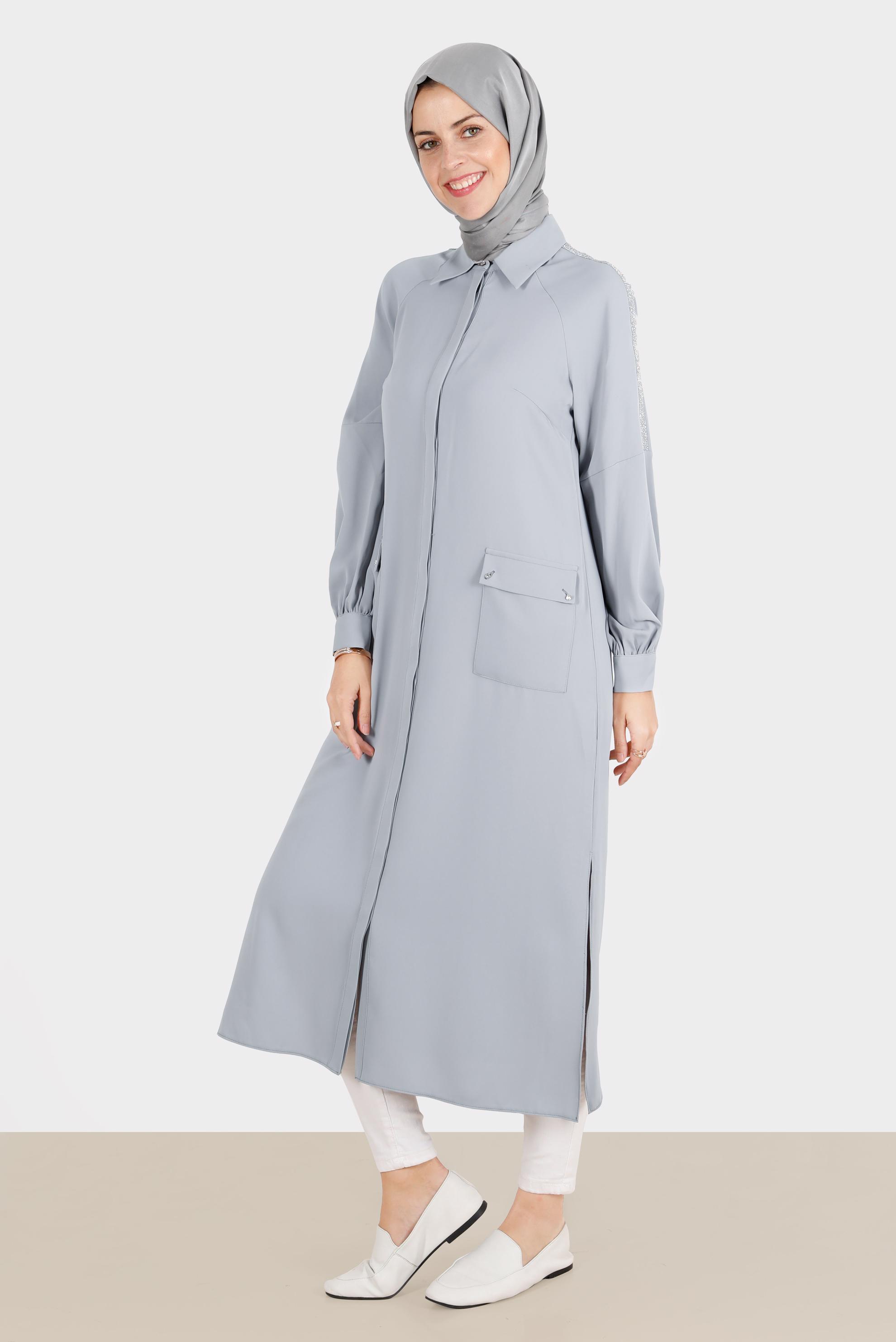 Tesettür giyim GRİ BOYDAN GİZLİ DÜĞMELİ TAŞLI TUNİK 42866 