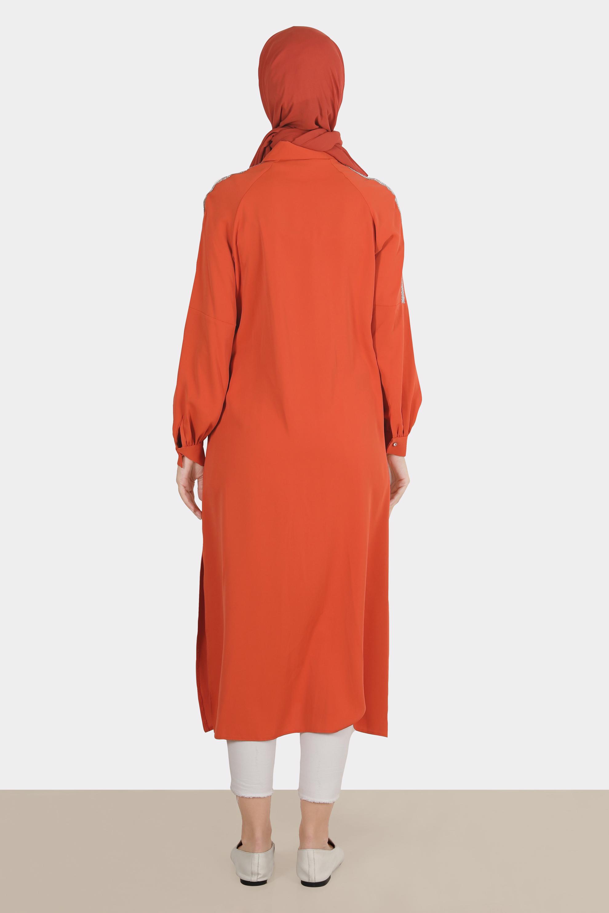 Tesettür giyim TURUNCU BOYDAN GİZLİ DÜĞMELİ TAŞLI TUNİK 42866 