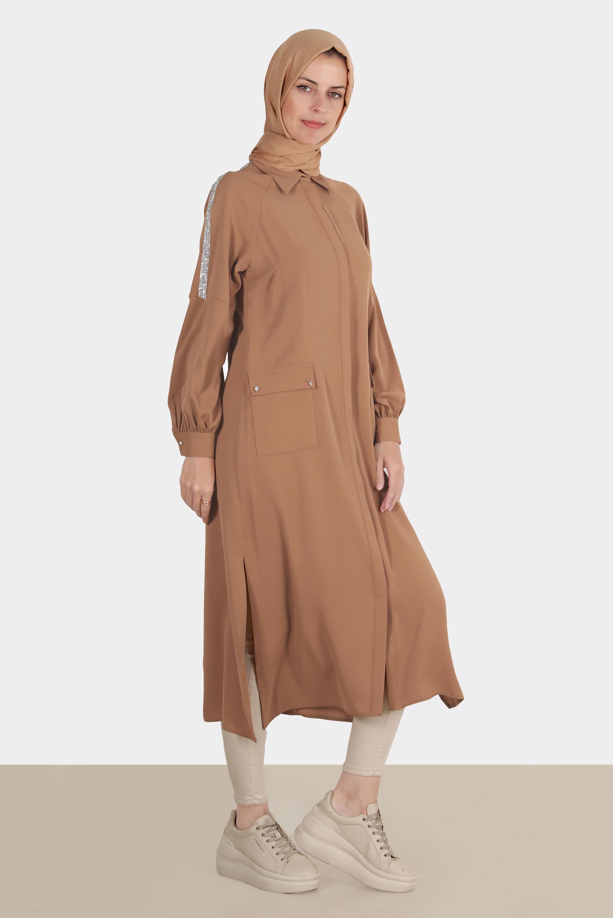 Tesettür giyim KAHVE BOYDAN GİZLİ DÜĞMELİ TAŞLI TUNİK 42866 
