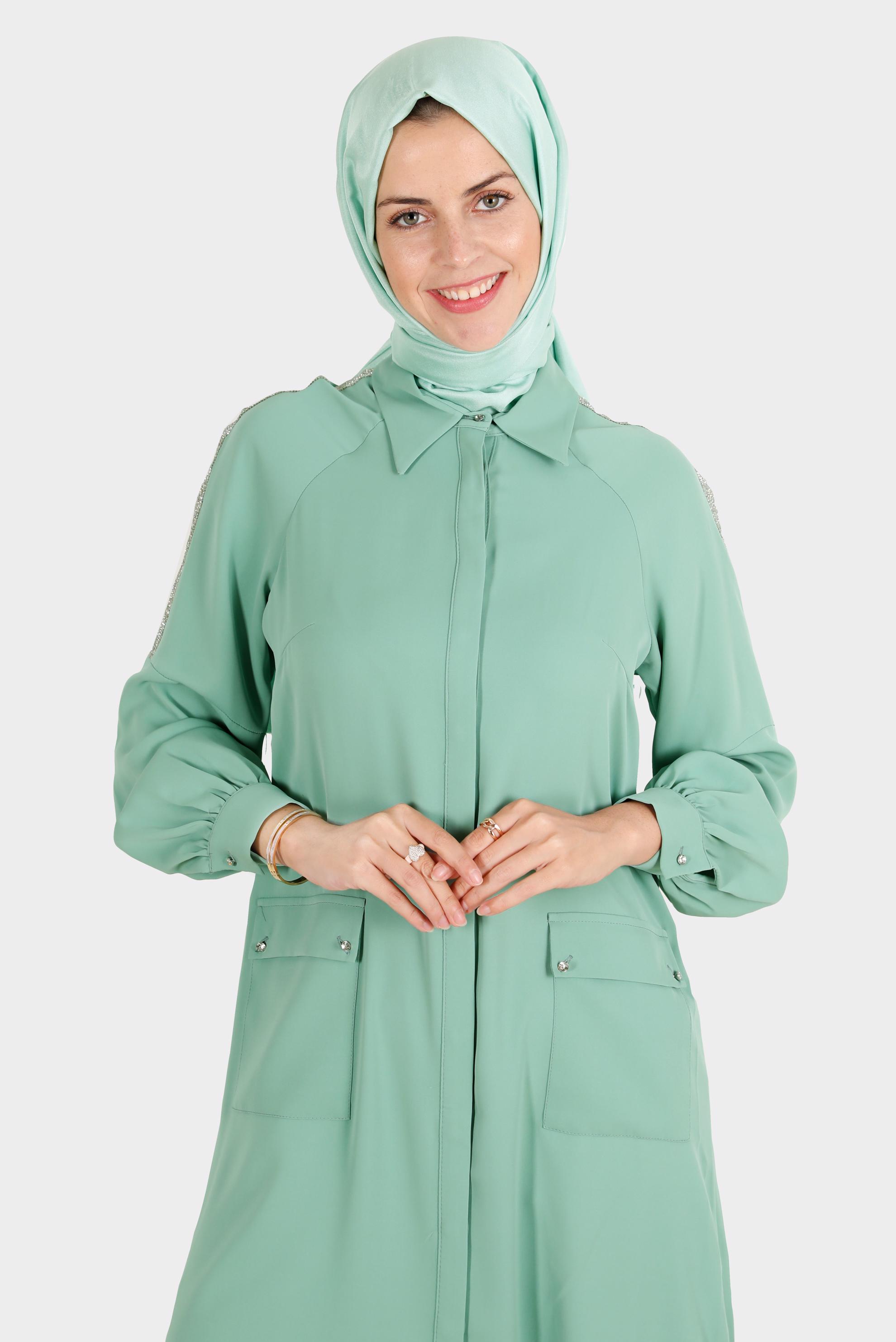 Tesettür giyim YEŞİL BOYDAN GİZLİ DÜĞMELİ TAŞLI TUNİK 42866 