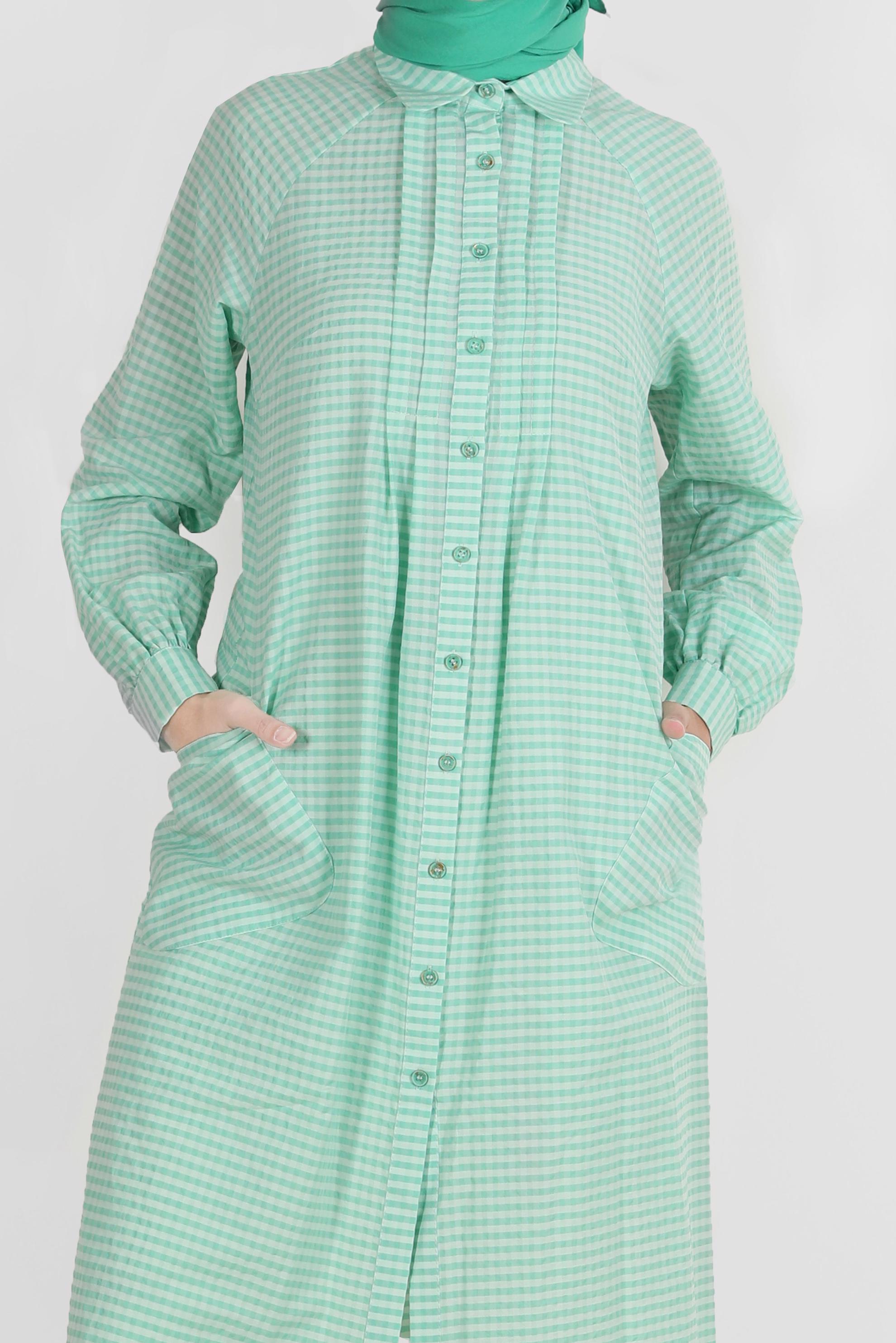 Tesettür giyim YEŞİL PÖTİKARE DESEN BOYDAN DÜĞMELİ TUNİK 42871 