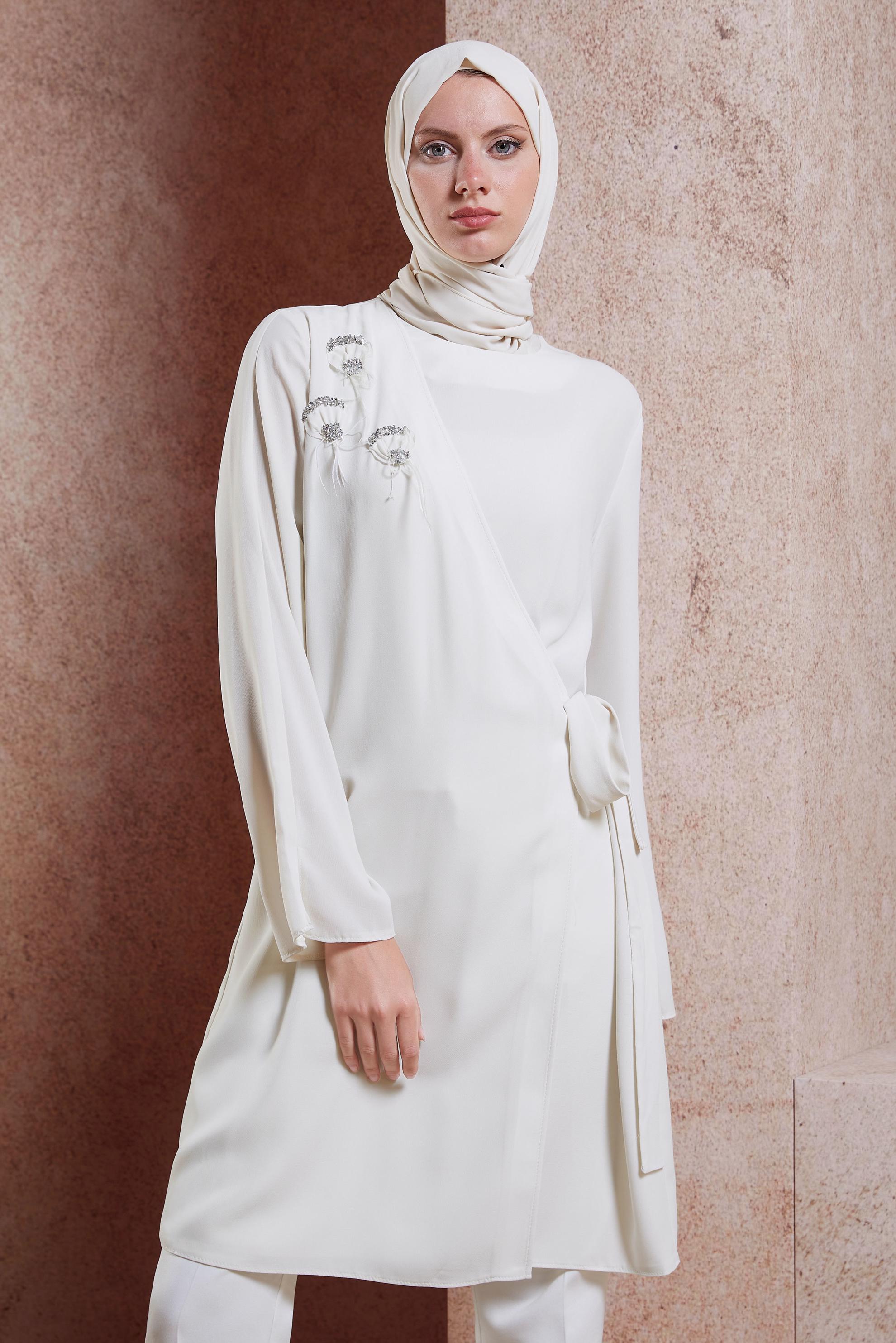 Tesettür giyim EKRU BAĞLAMA DETAYLI TUNİK 42880