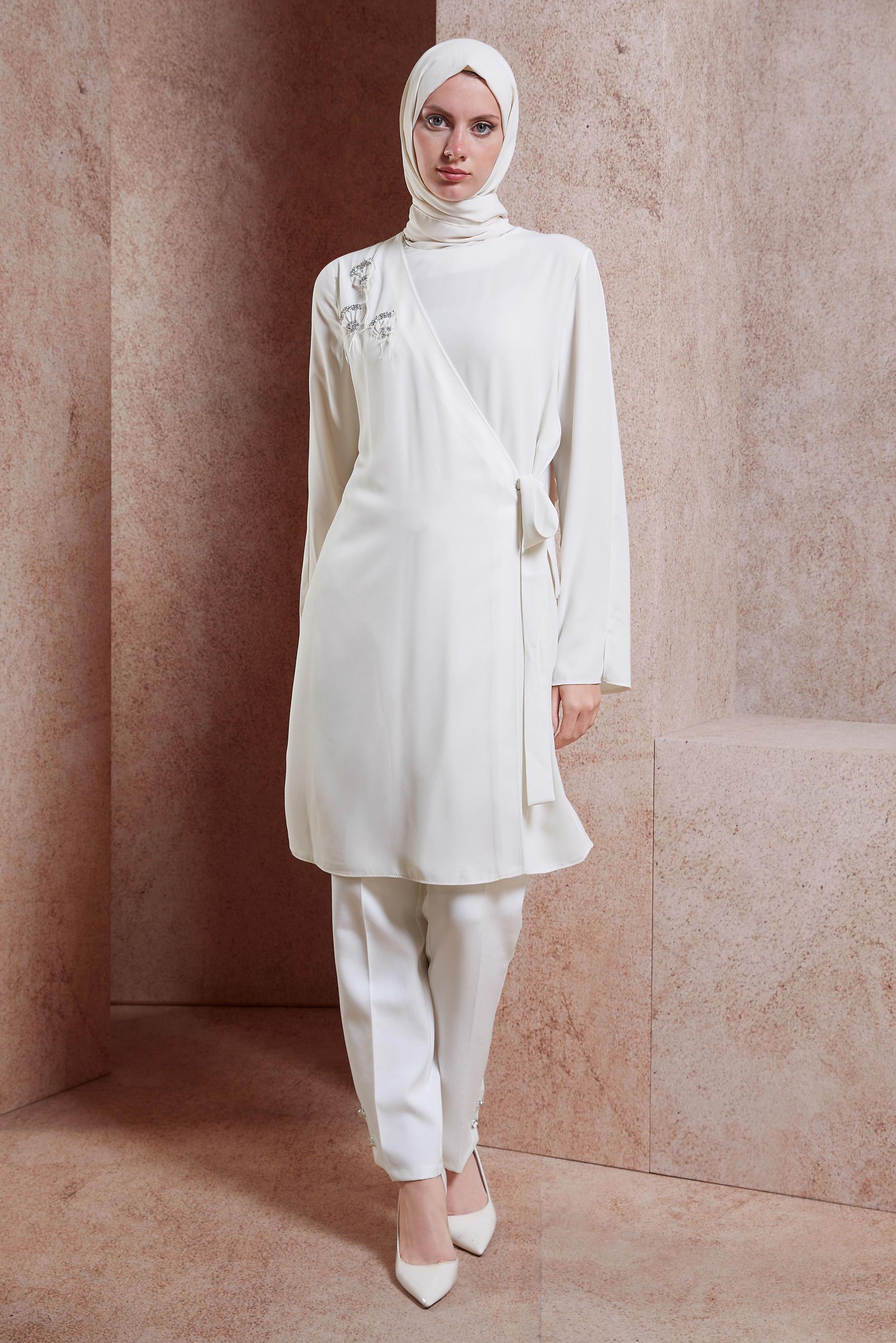 Tesettür giyim EKRU BAĞLAMA DETAYLI TUNİK 42880