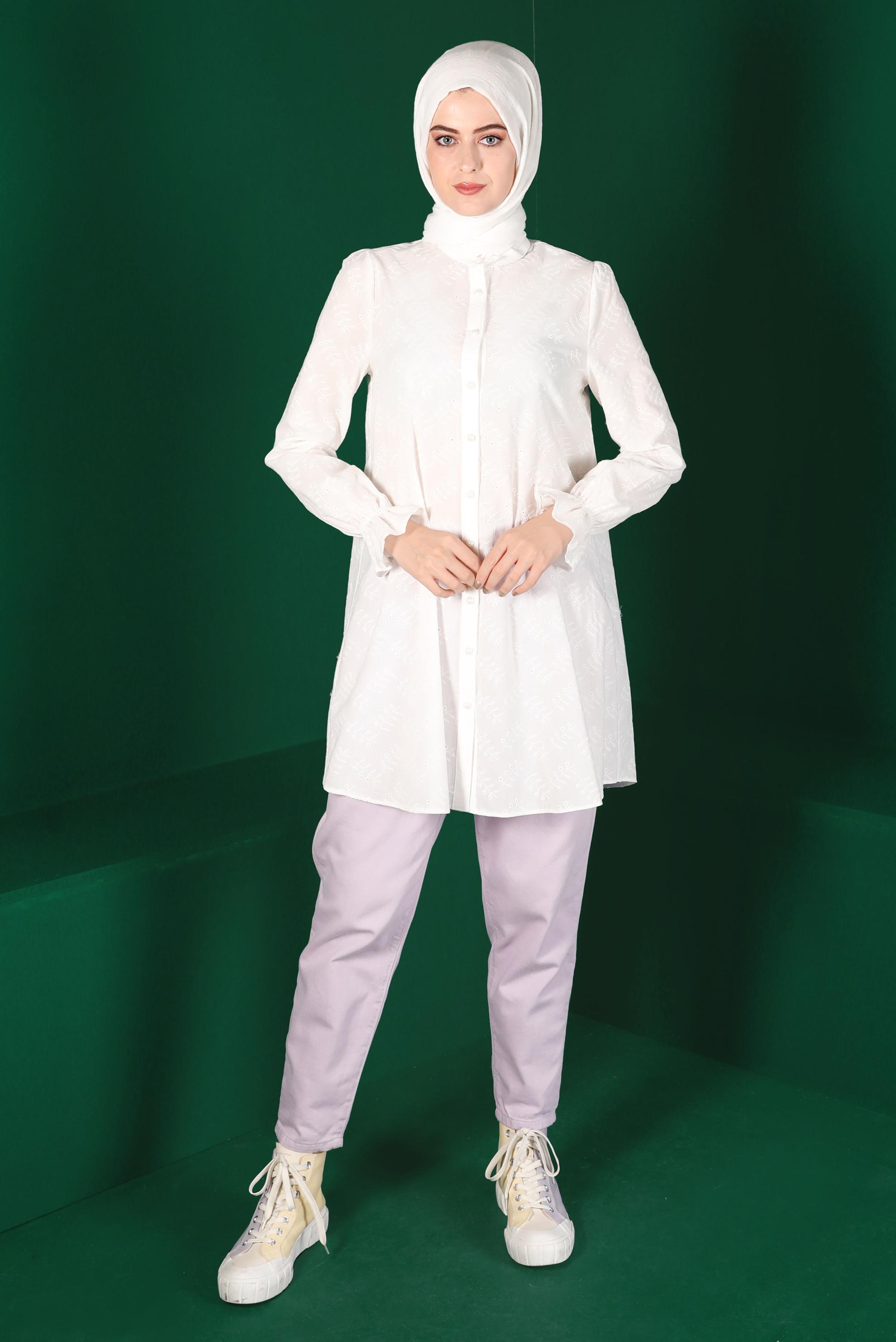 Tesettür giyim BEYAZ MANŞETLERİ LASTİKLİ FİSTOLU PAMUKLU TUNİK 42928 