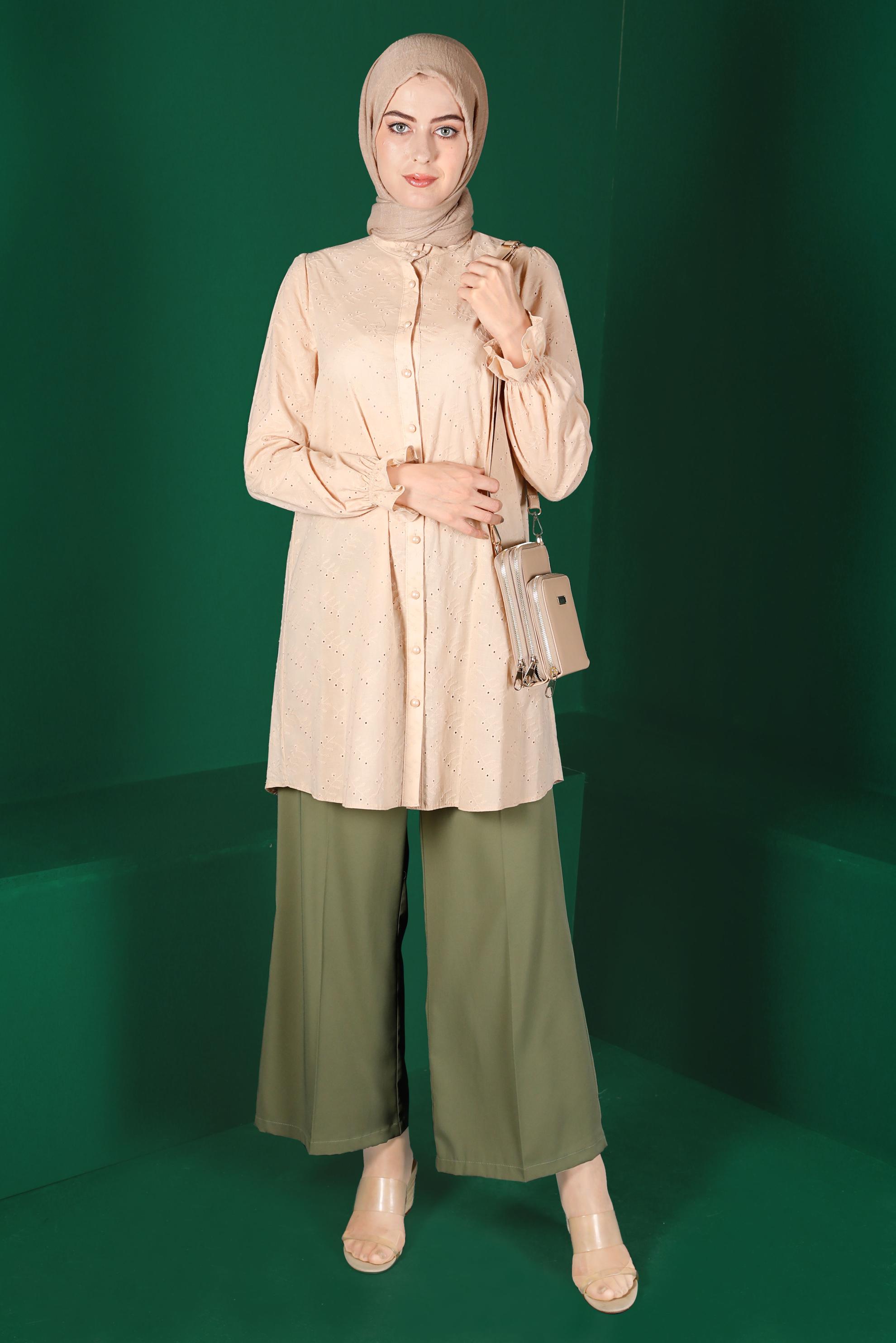 Tesettür giyim BEJ MANŞETLERİ LASTİKLİ FİSTOLU PAMUKLU TUNİK 42928 