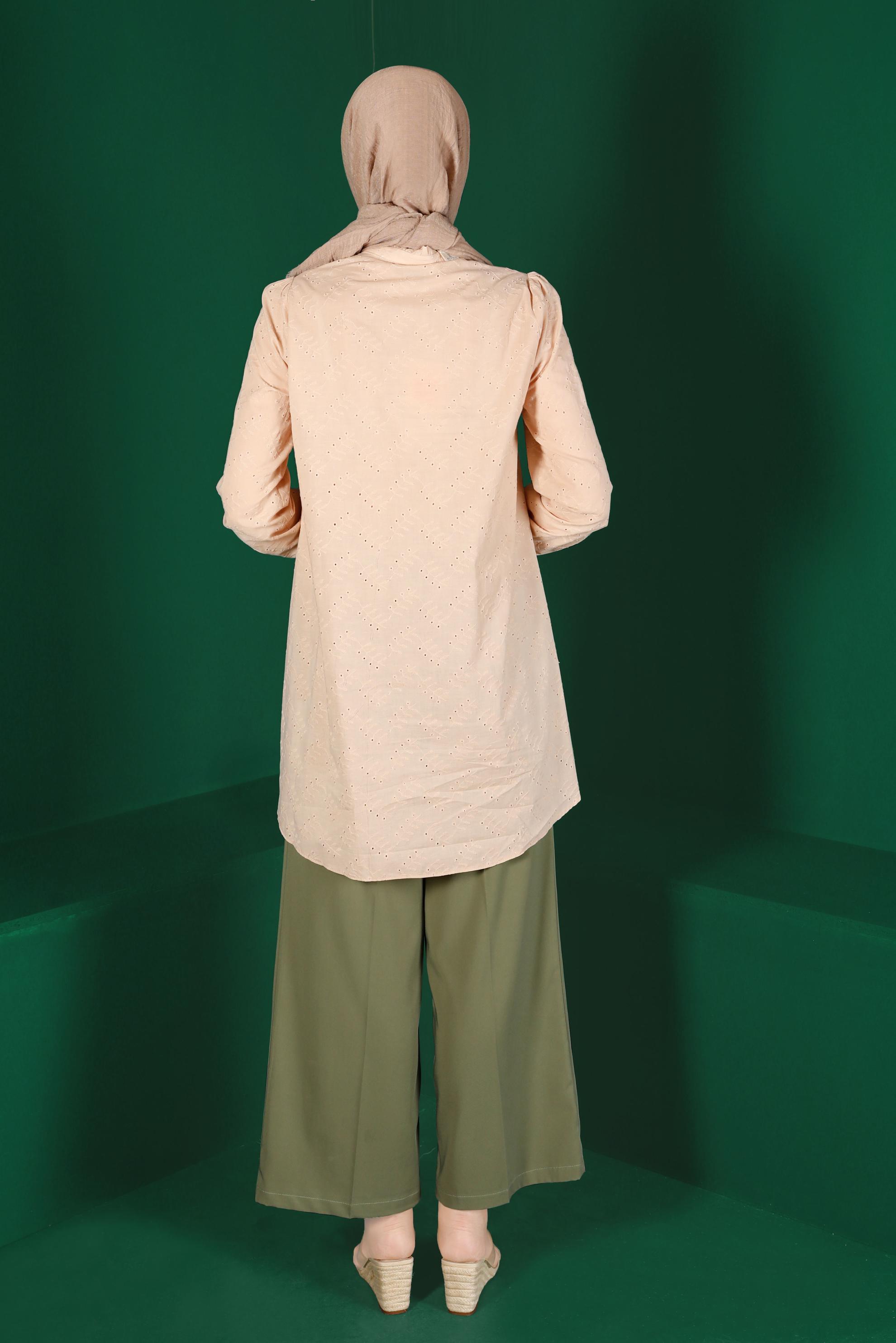 Tesettür giyim BEJ MANŞETLERİ LASTİKLİ FİSTOLU PAMUKLU TUNİK 42928 