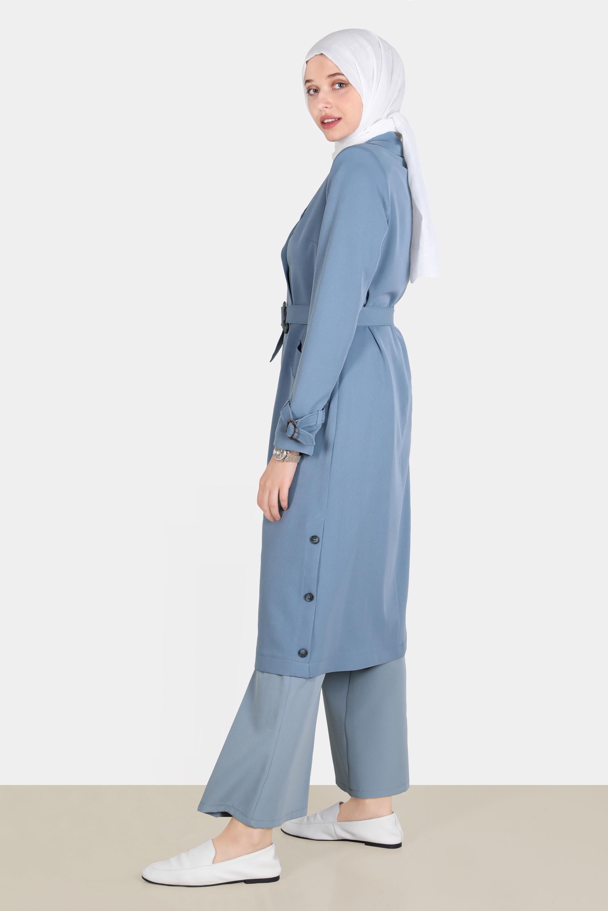 Tesettür giyim MAVİ DÜĞMELİ KUŞAKLI KRUVAZE YAKA TRENÇKOT 10559 