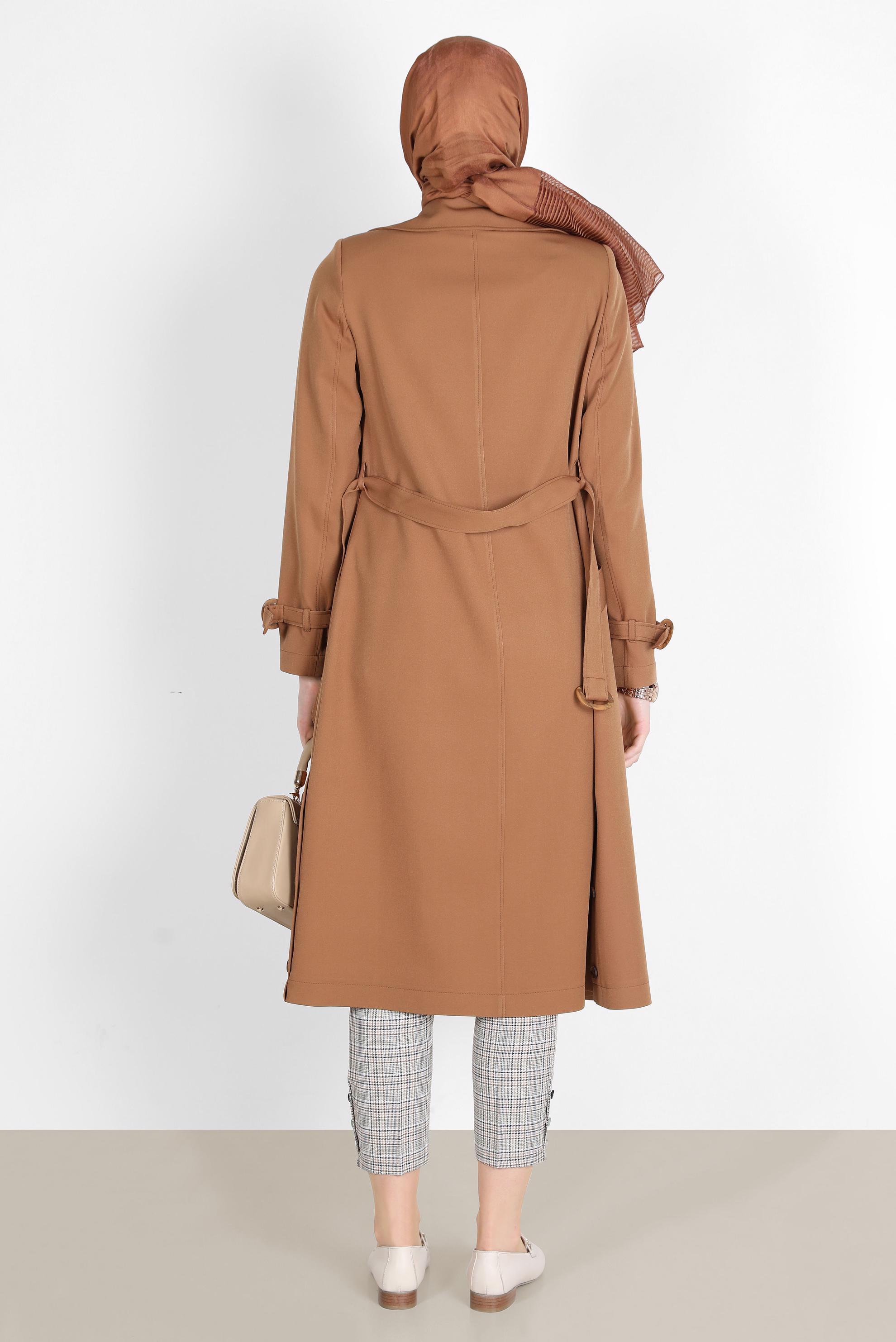 Tesettür giyim KAHVE DÜĞMELİ KUŞAKLI KRUVAZE YAKA TRENÇKOT 10559 