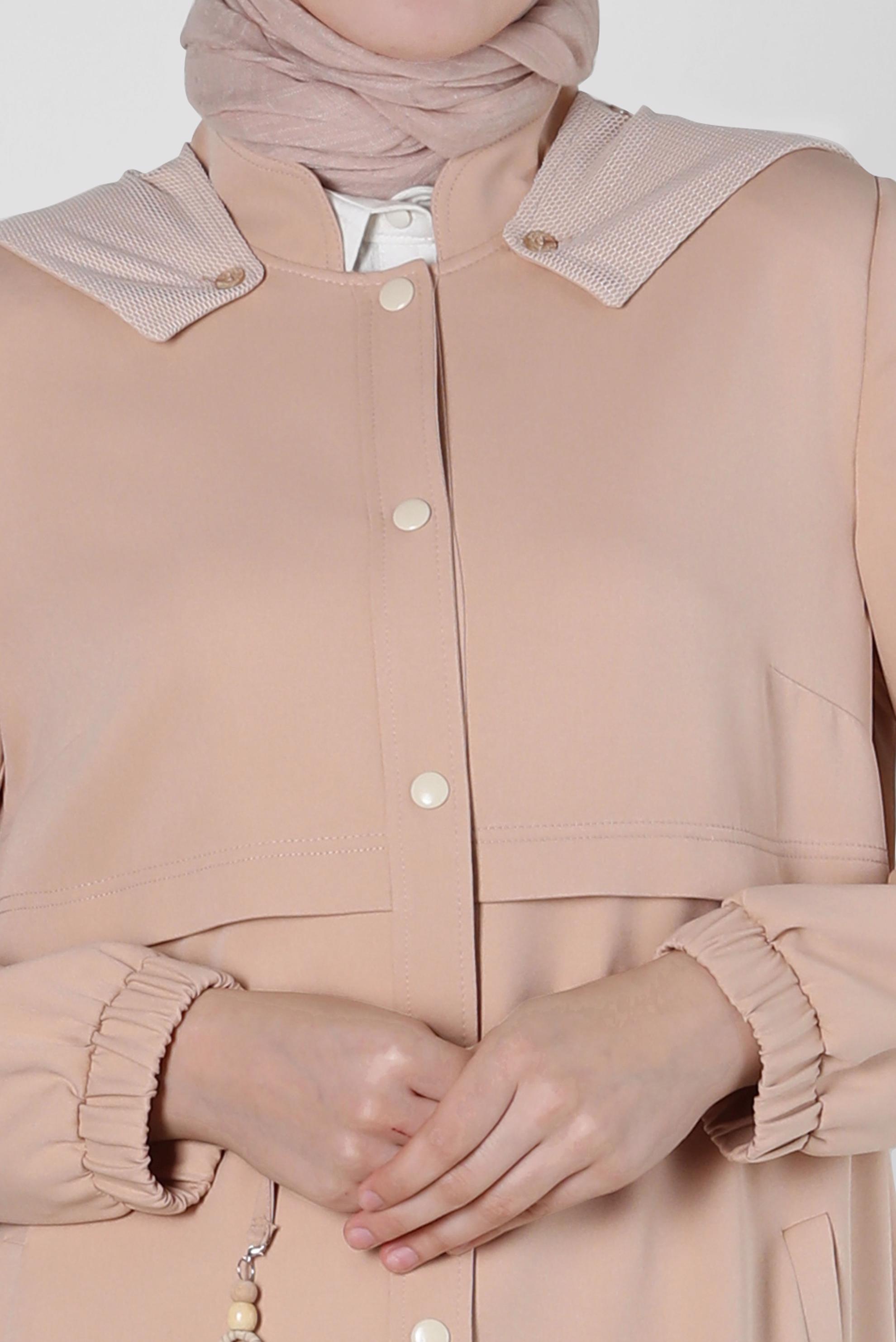 Tesettür giyim BEJ BELİ BÜZGÜLÜ KAPÜŞONLU TRENÇKOT 10562