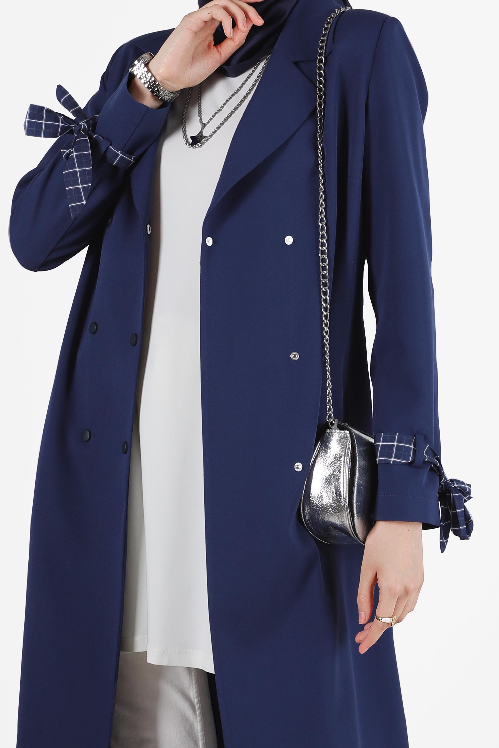 Tesettür giyim LACİVERT MANŞETLERİ FULAR DETAYLI KLASİK TRENÇKOT 10563