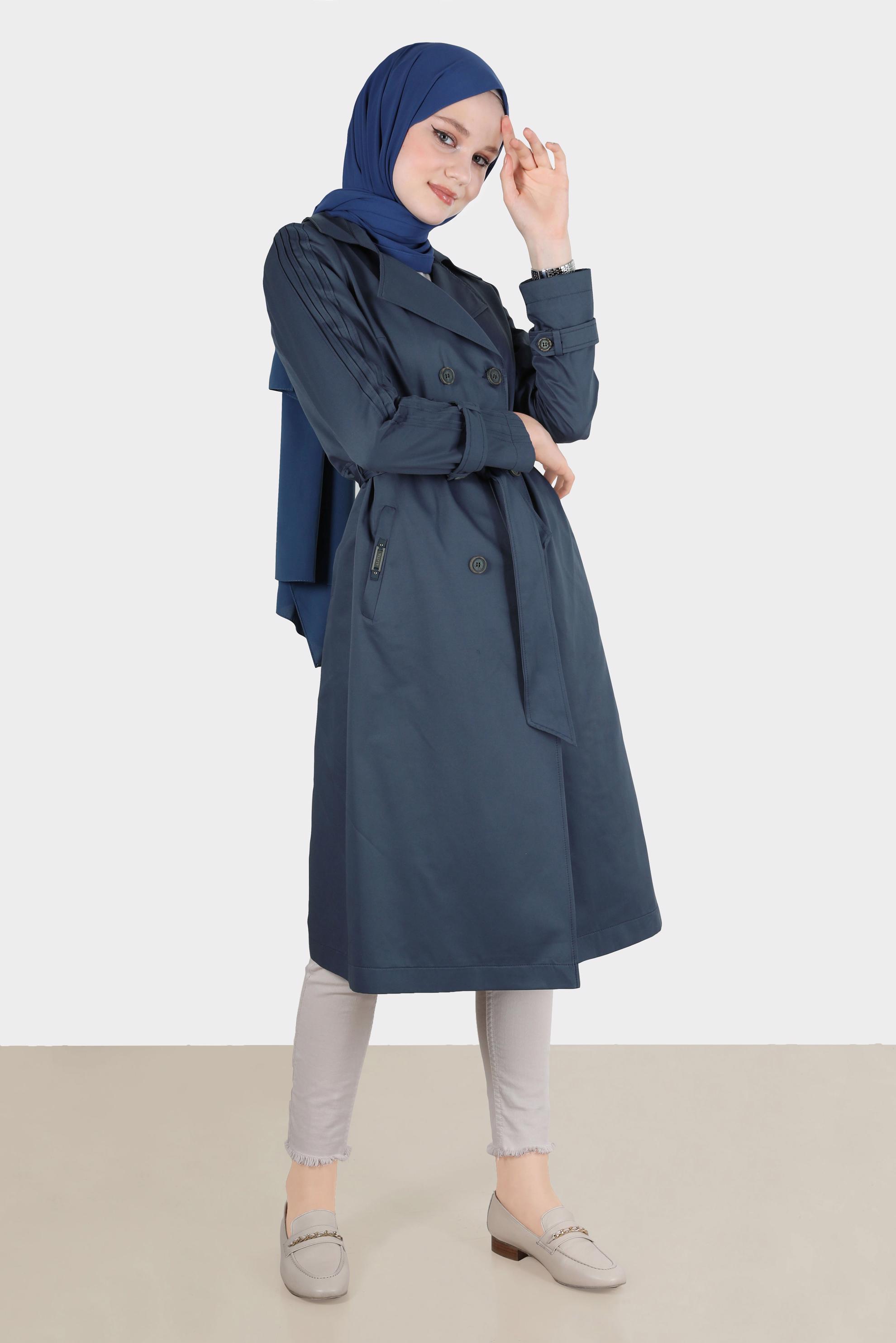 Tesettür giyim LACİVERT KOLLARI PİLE DETAYLI KUŞAKLI TRENÇKOT 10567