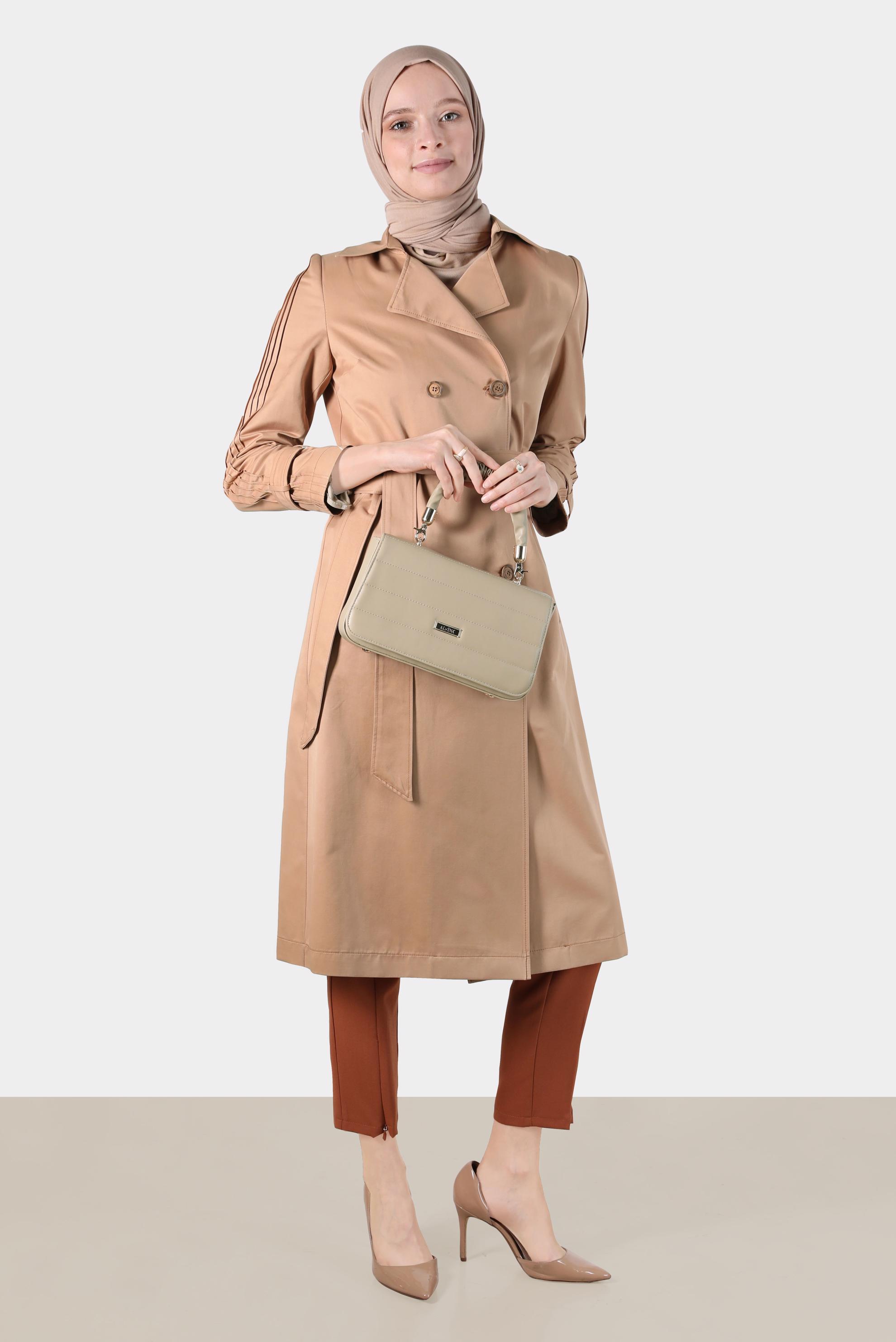 Tesettür giyim KAHVE KOLLARI PİLE DETAYLI KUŞAKLI TRENÇKOT 10567