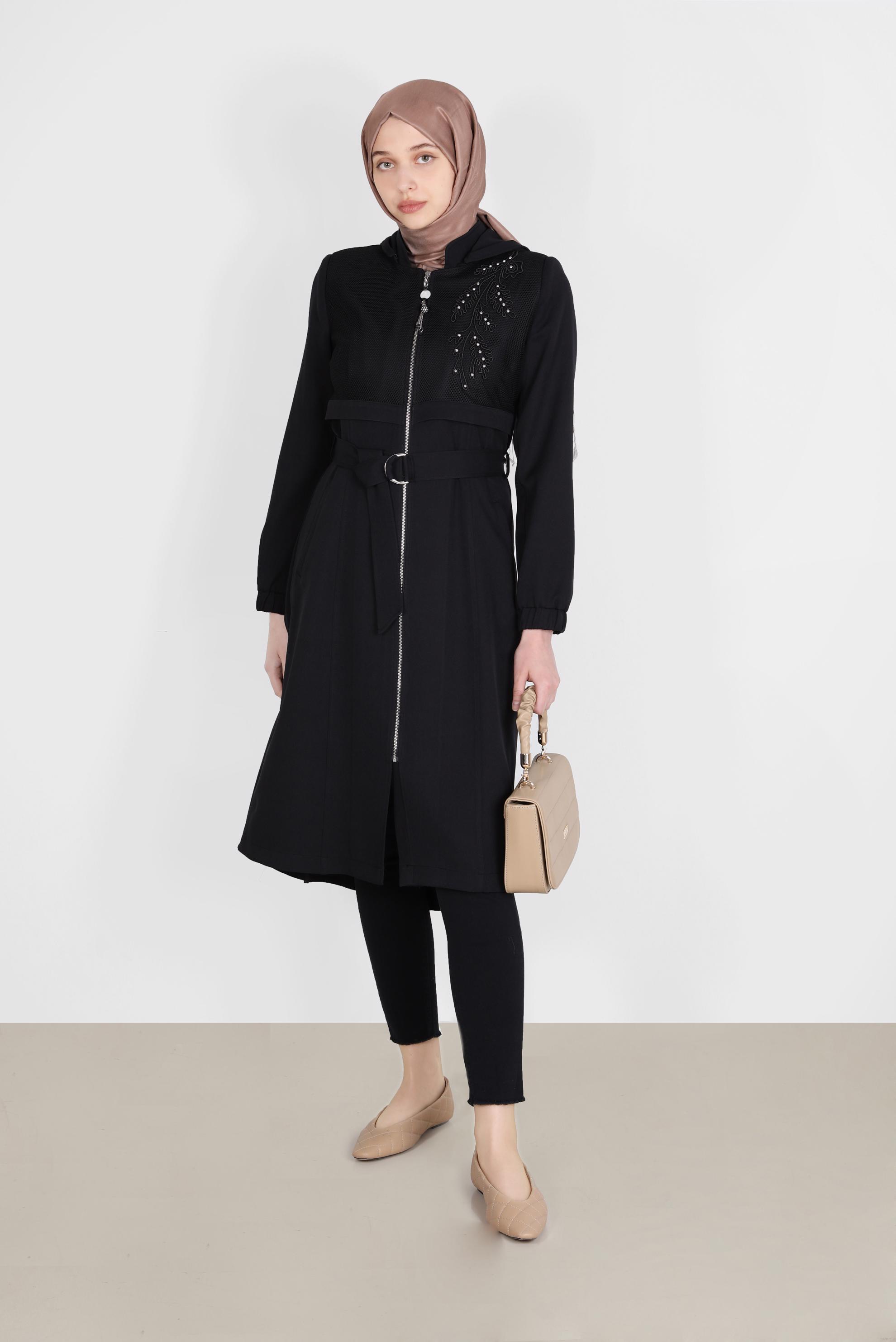 Tesettür giyim SİYAH NAKIŞLI KUŞAKLI TRENÇKOT 10568 