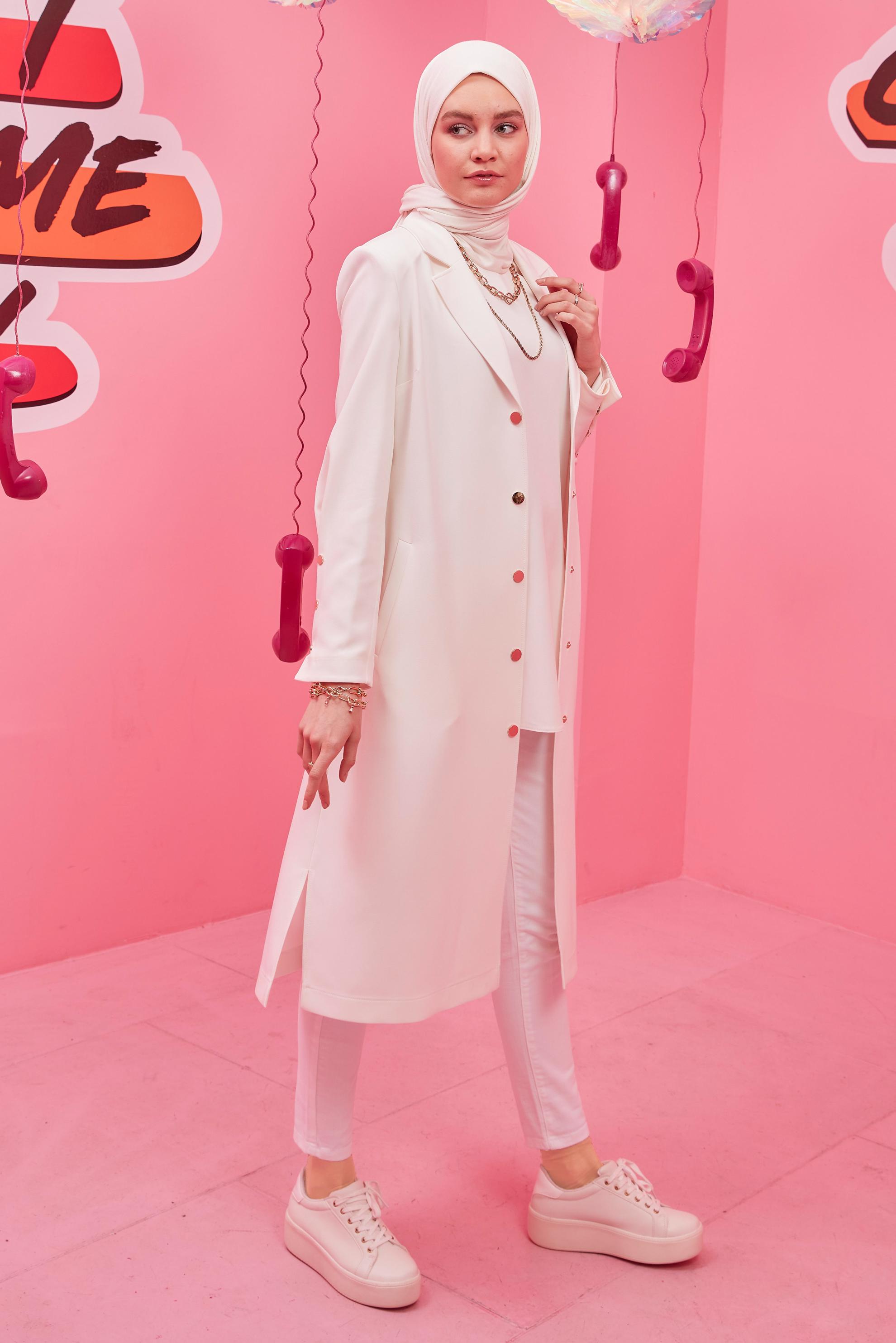 Tesettür giyim BEYAZ ÇITÇIT DETAYLI TRENÇKOT 10592	