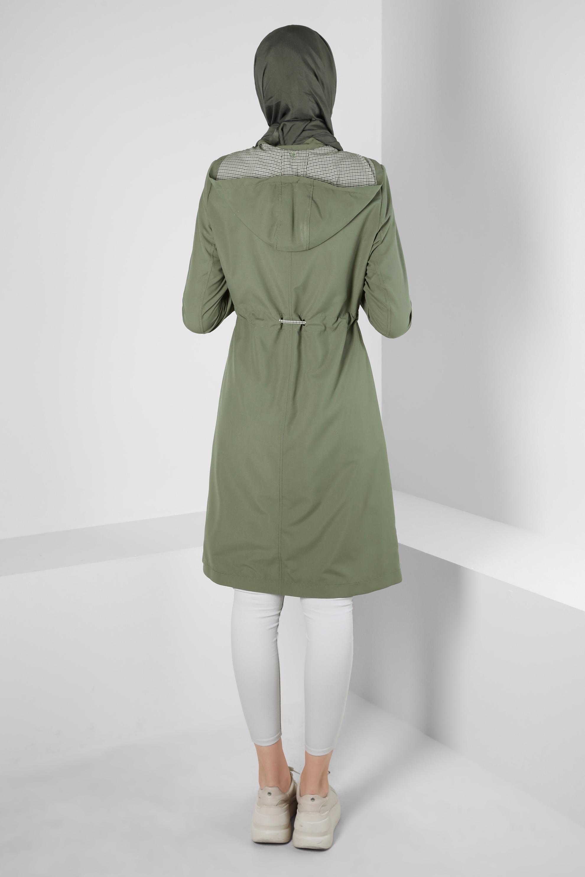 Tesettür giyim HAKİ BELİ BÜZGÜLÜ KAPÜŞONLU TRENÇKOT 10597 