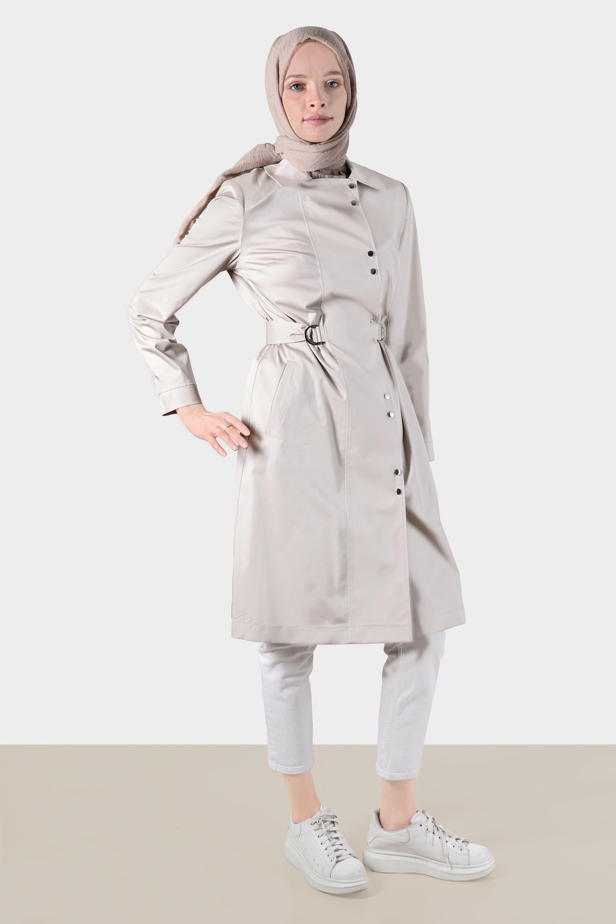 Tesettür giyim BEJ BELİ KUŞAKLI ÇITÇITLI TRENÇKOT 10598	