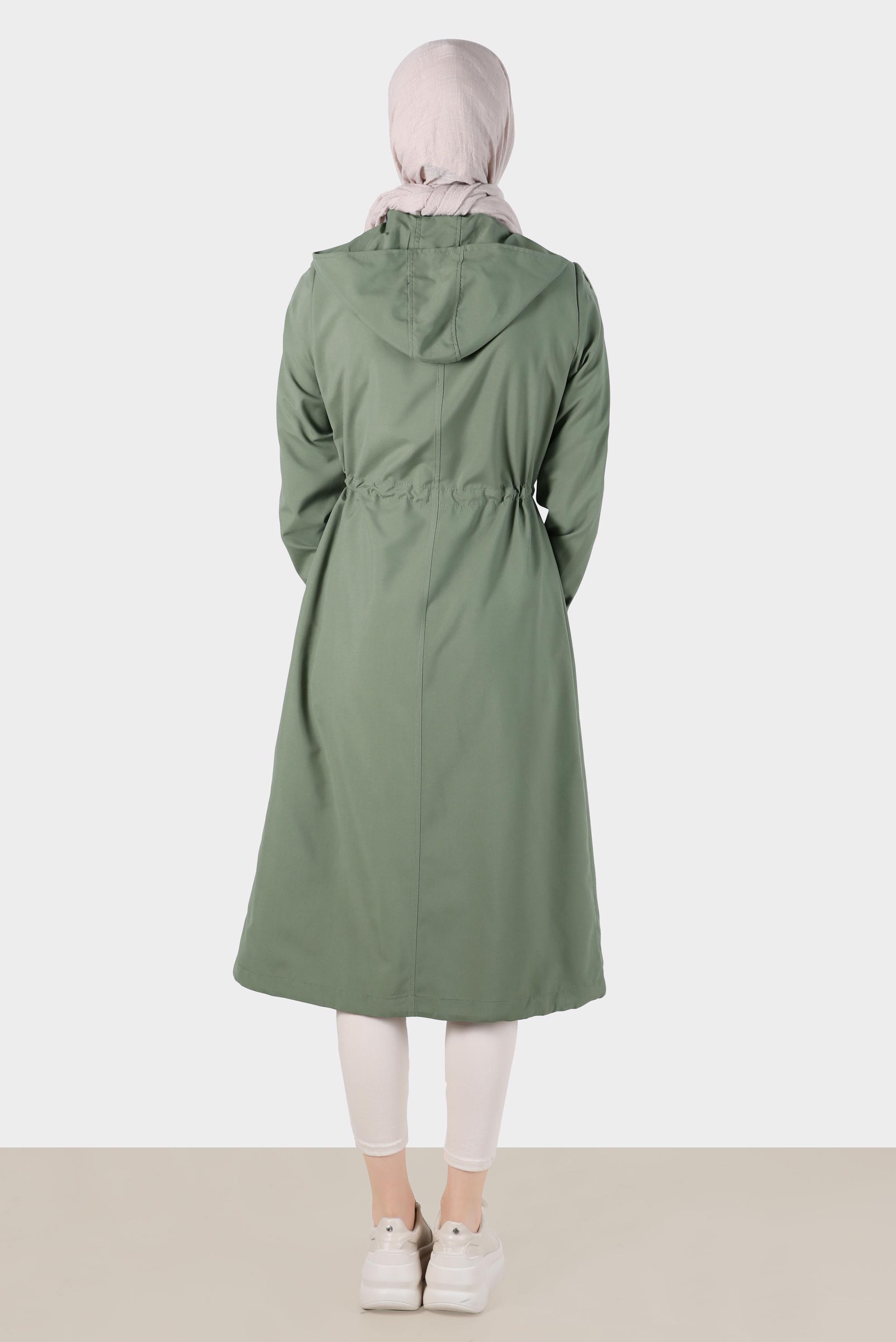 Tesettür giyim HAKİ BELİ BÜZGÜLÜ KAPÜŞONLU TRENÇKOT 10603 