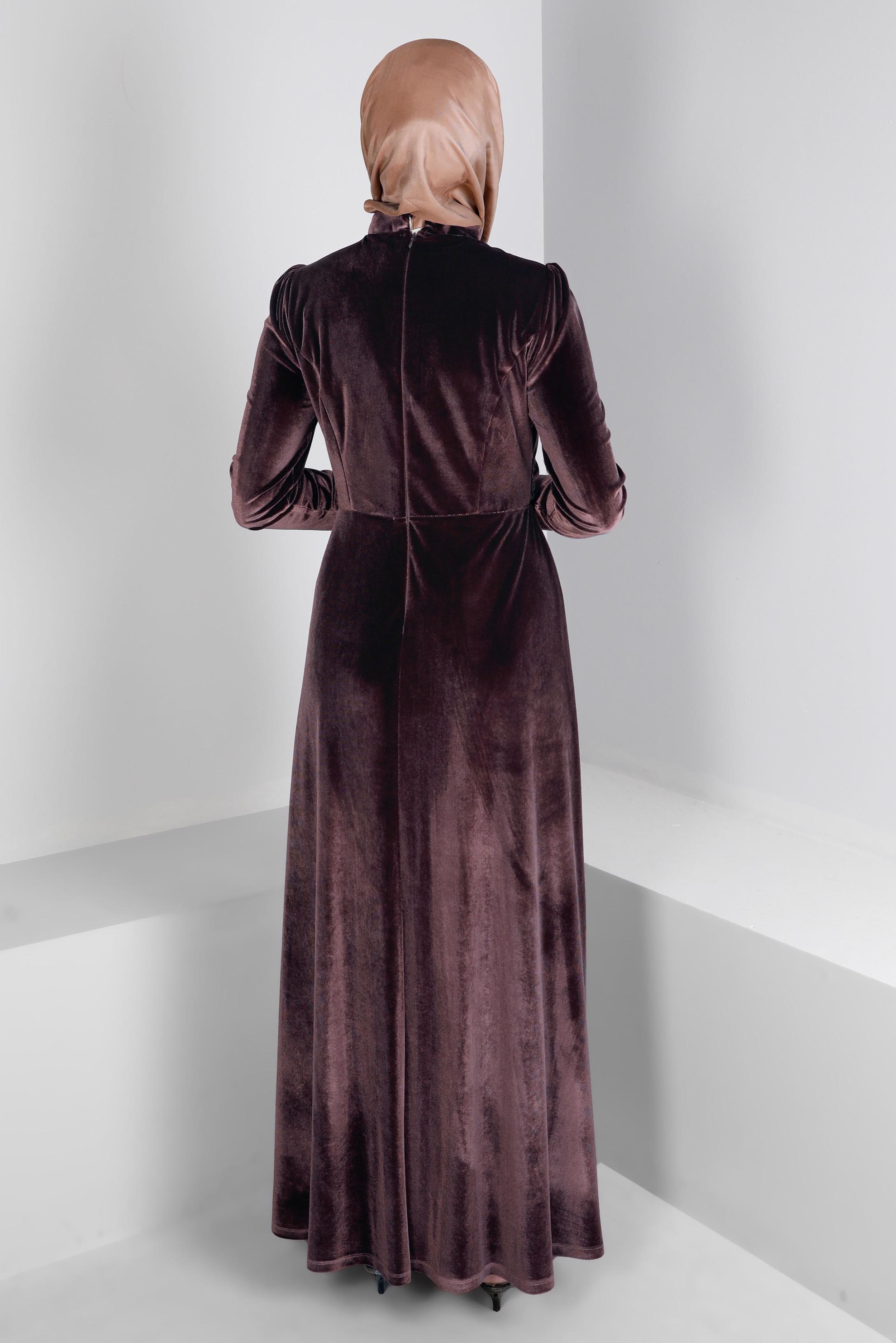 Vêtements hijab BRUN ROBE DE SOIRÉE EN VELOURS NOUÉ À LA MAIN 50281
