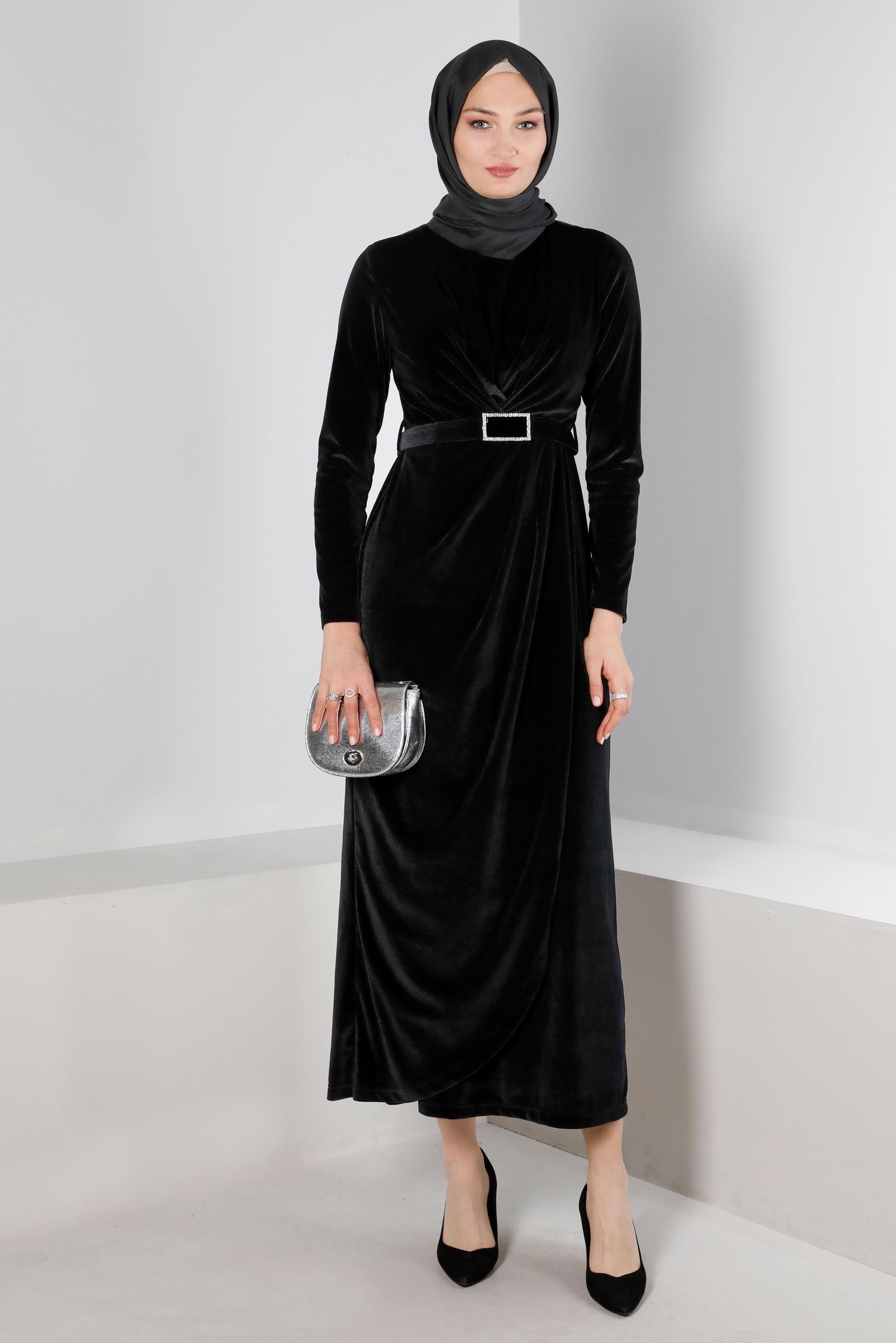 Tesettür giyim SİYAH KEMERİ TAŞ DETAYLI KADİFE ABİYE ELBİSE 50282