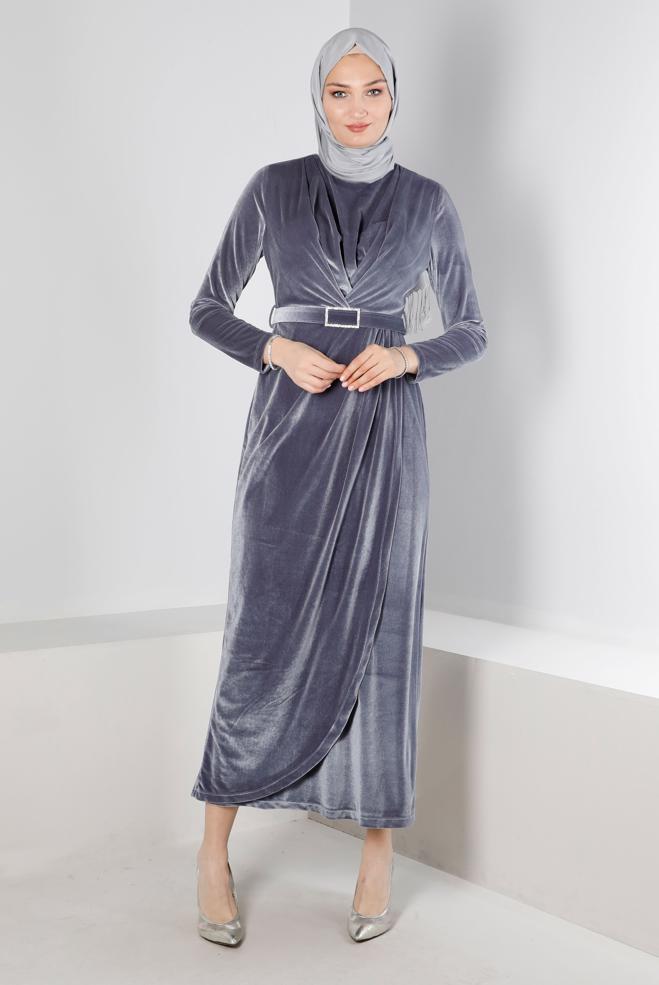 Vêtements hijab ARGENT ROBE DE SOIRÉE EN VELOURS AVEC CEINTURE À GEMMES 50282 - ALVİNA