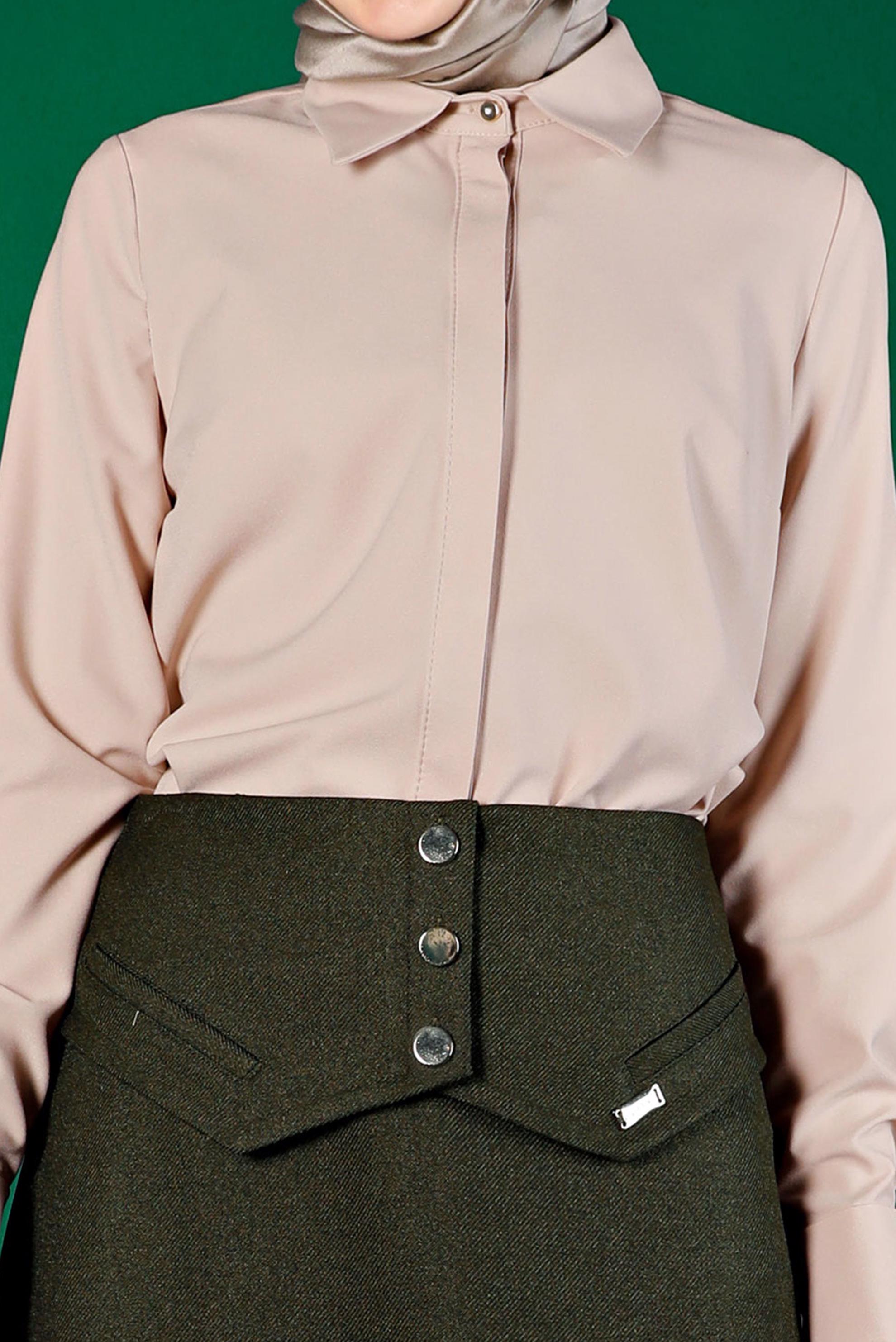 Tesettür giyim EKRU GİZLİ DÜĞMELİ BLUZ 43373 