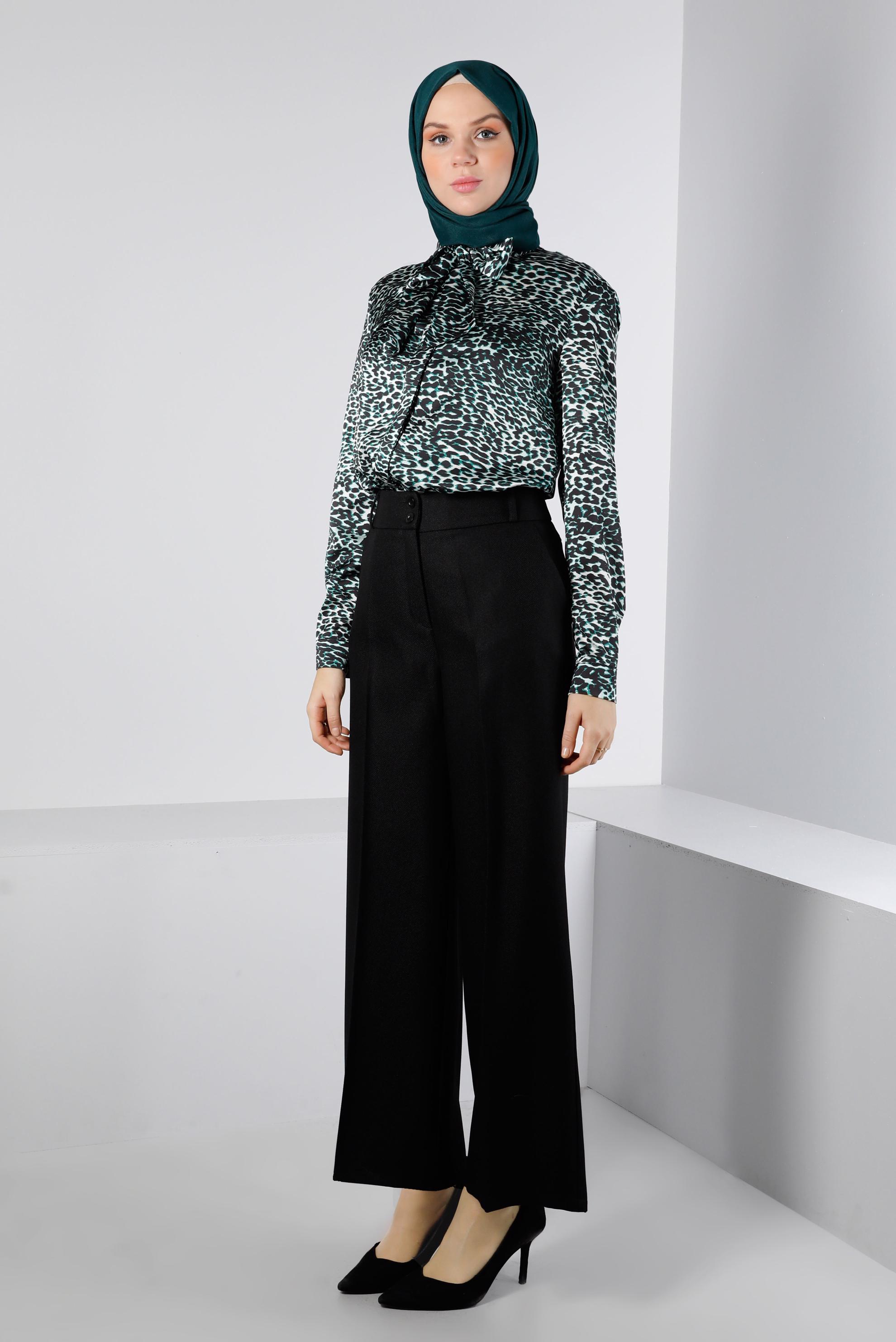Vêtements hijab VERT BLOUSE EN SATIN MOTIF LÉOPARD 43410