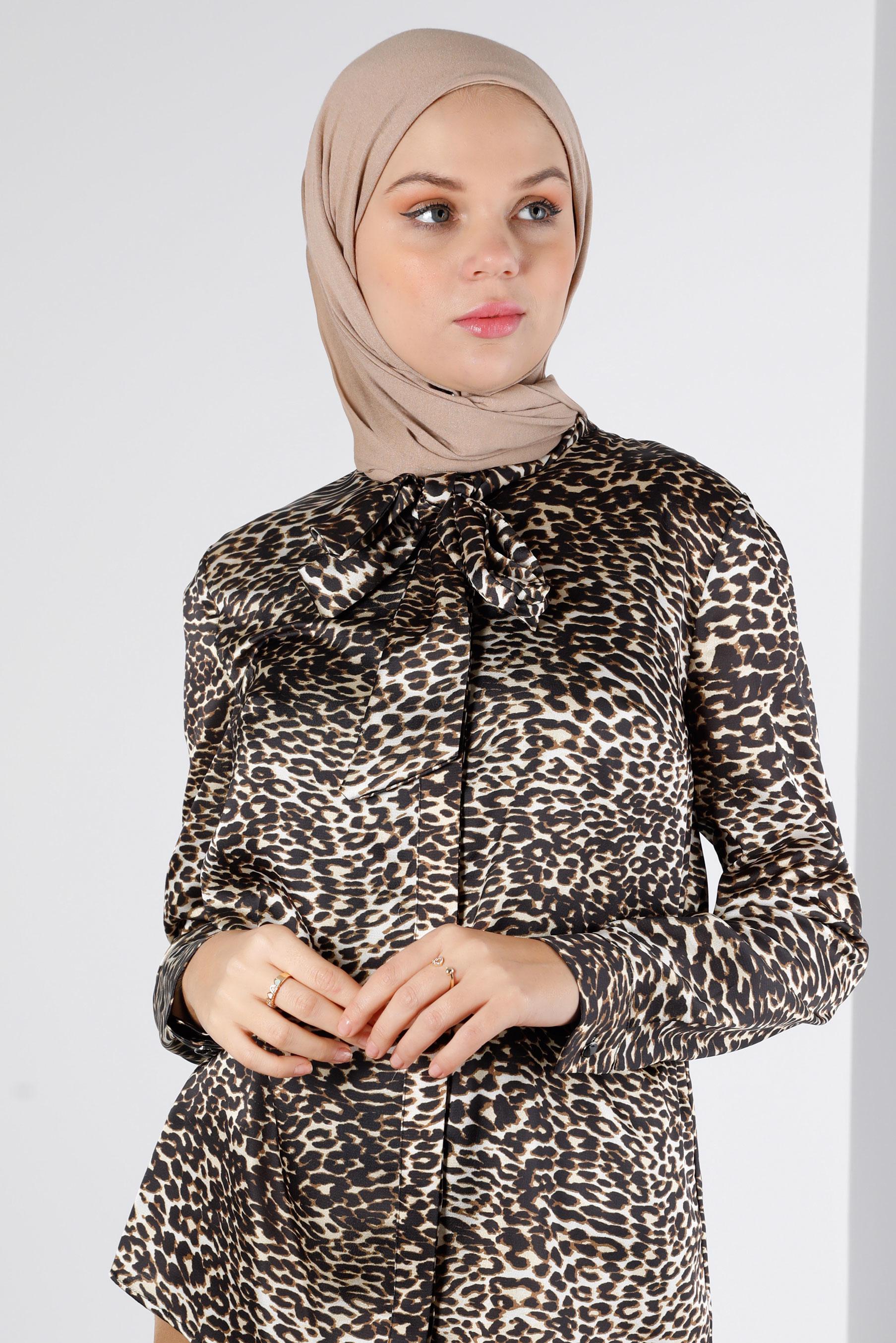 Vêtements hijab BRUN BLOUSE EN SATIN MOTIF LÉOPARD 43410